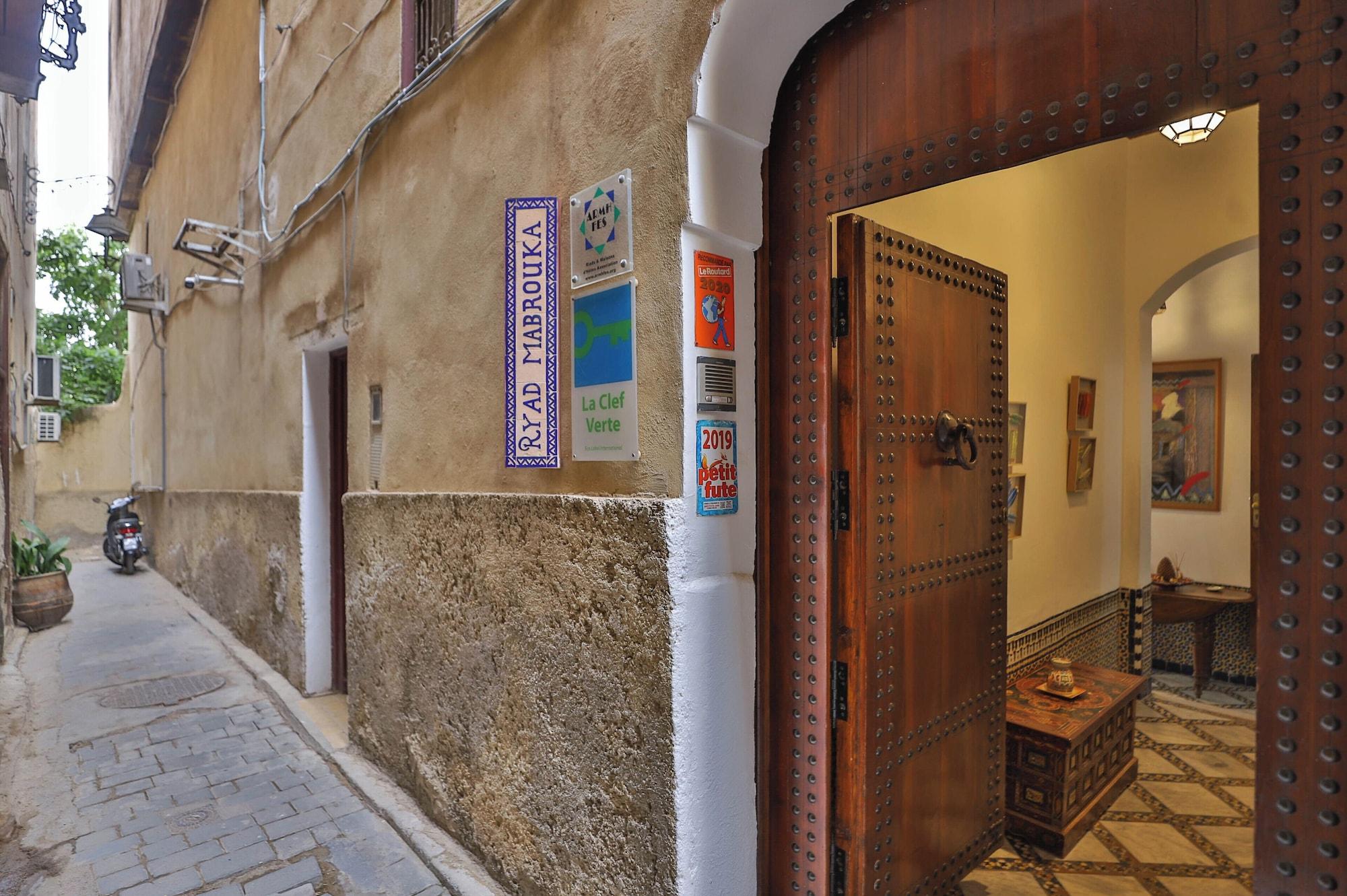 Vista Exterior Ryad Mabrouka
