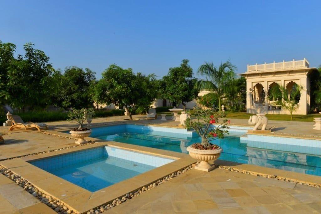 Instalaciones Recreativas Champaner Heritage Resort
