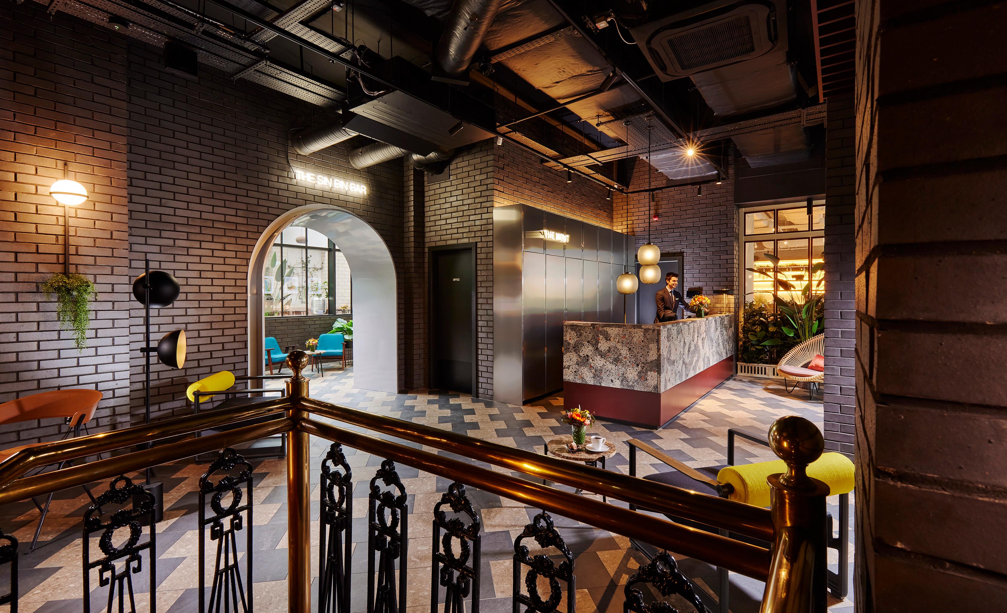 Vista Lobby The Mont