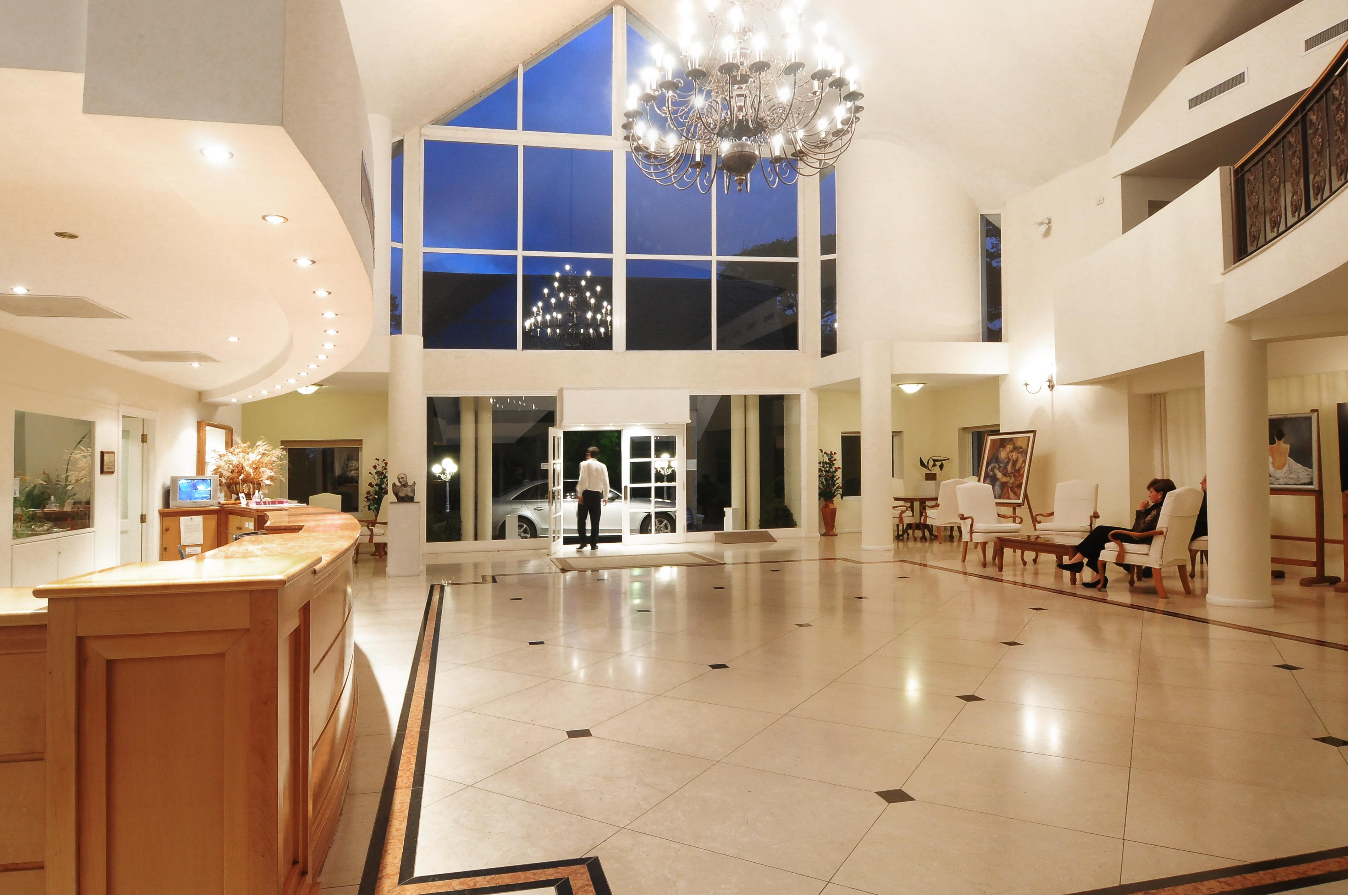 Vista Lobby Jean Clevers Parque Hotel