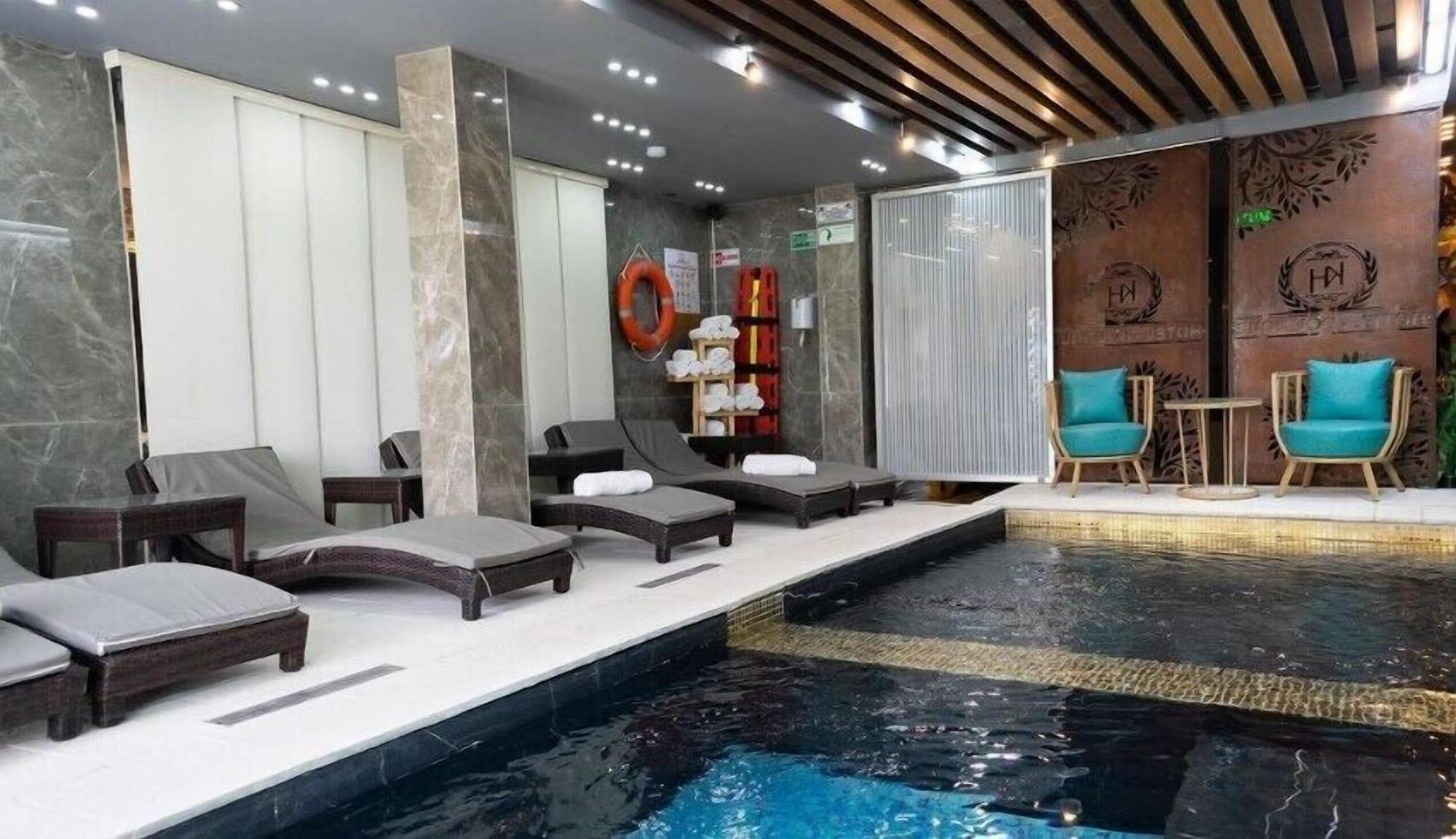 Vista Piscina Mantra Hotel Boutique