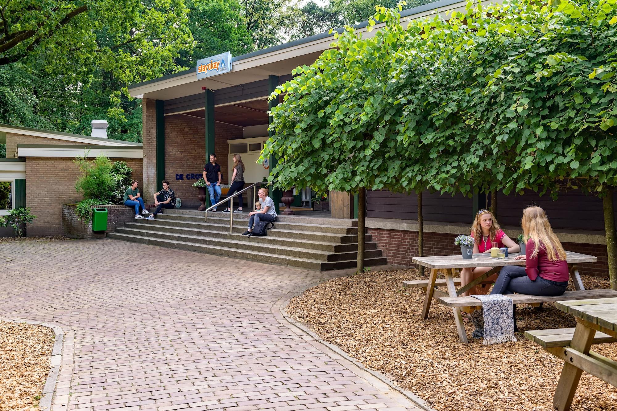 Vista Exterior Stayokay Apeldoorn