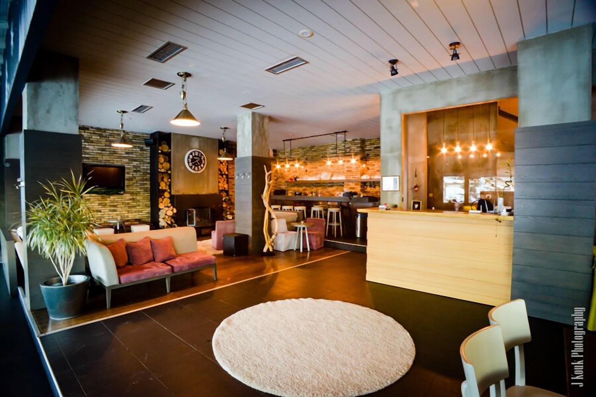 Vista Lobby NAOUSSA MOUNTAIN RESORT