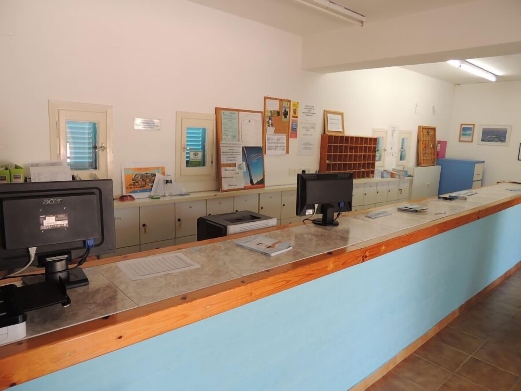 Vista Lobby Surfing Beach Village