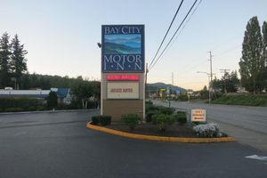 Alojamiento - Bay City Inn