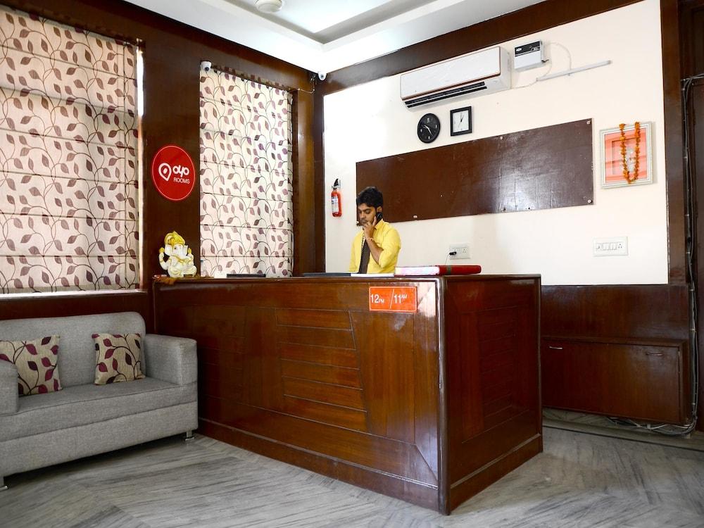 Vista Lobby Capital O 2259 Olive N Blue