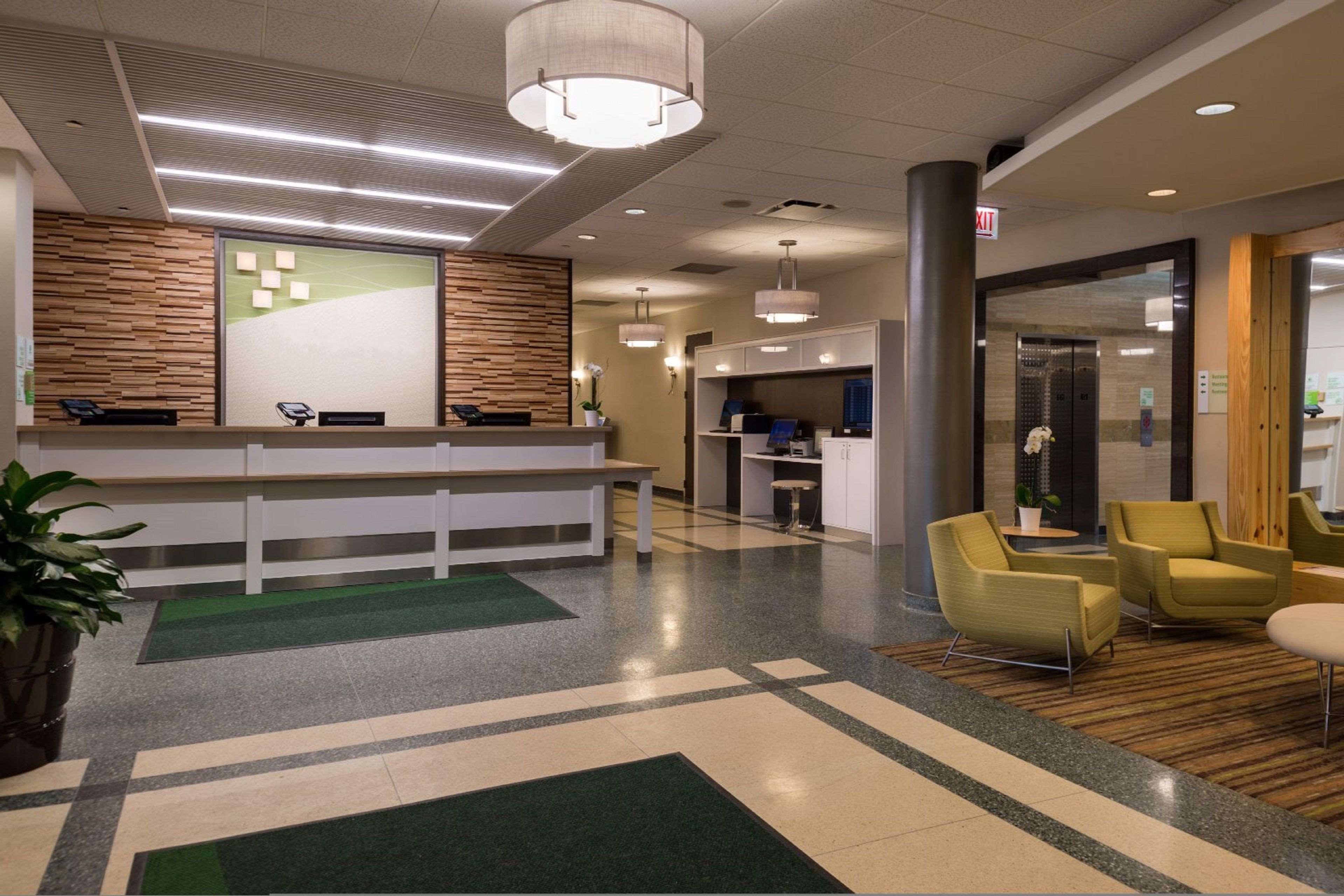 Vista Lobby Sonesta Chicago O'Hare Airport Rosemont