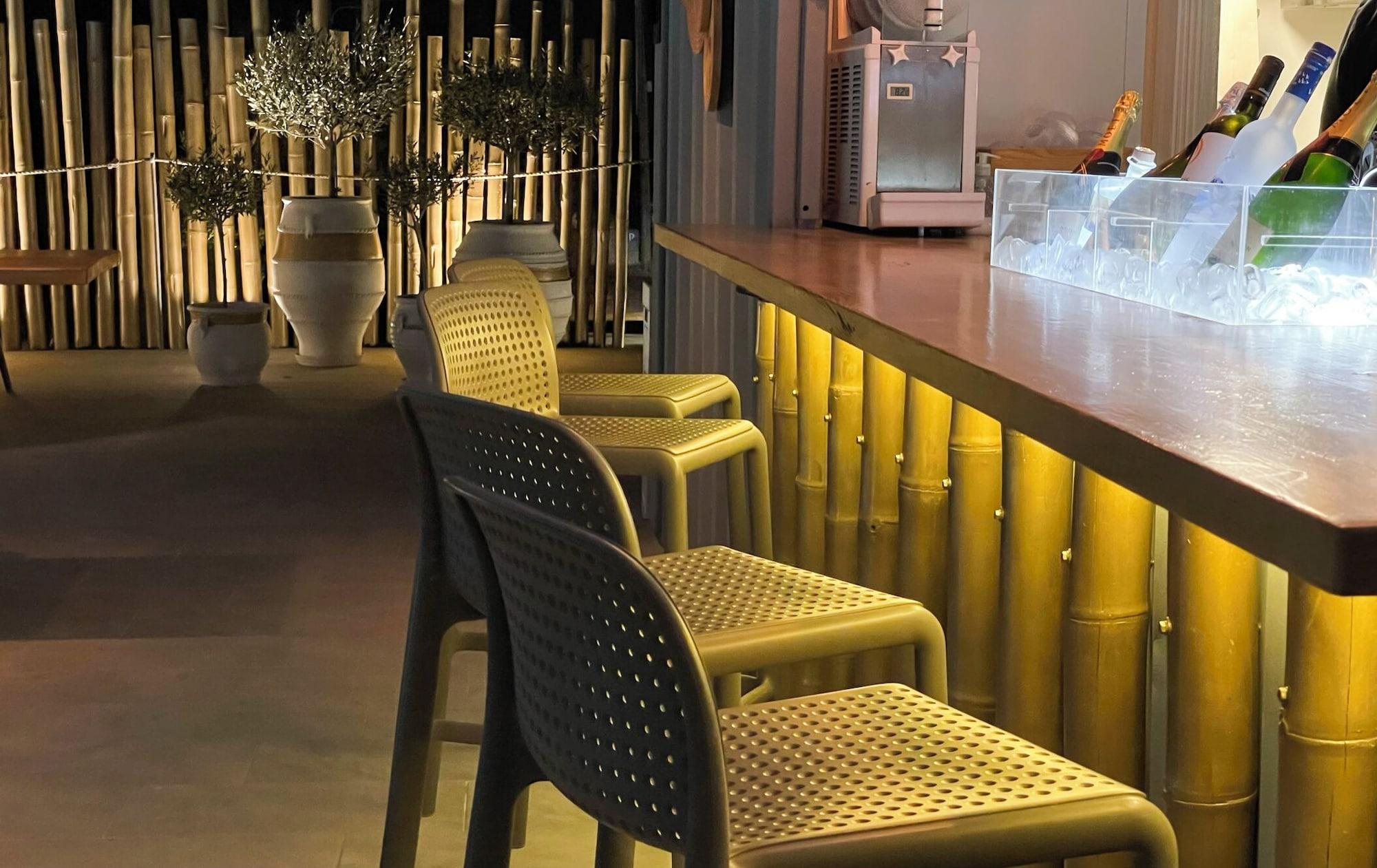 Bar/Salón DL Santorini