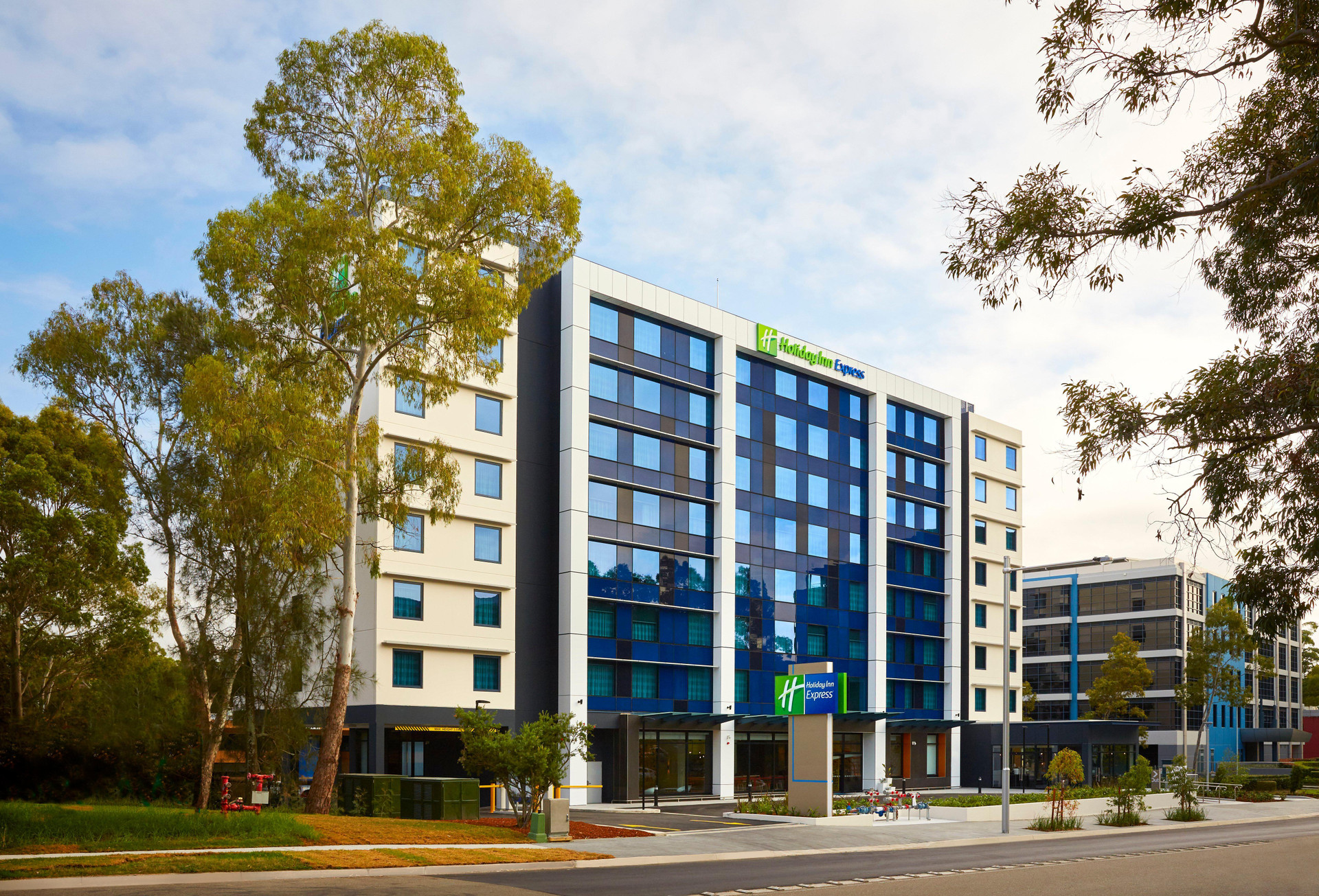 Vista Exterior Holiday Inn Express Sydney Macquarie Park by IHG