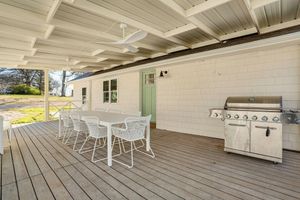 Alquiler Vacacional - Walk to Lake Texoma: Kingston Retreat w/ Deck!
