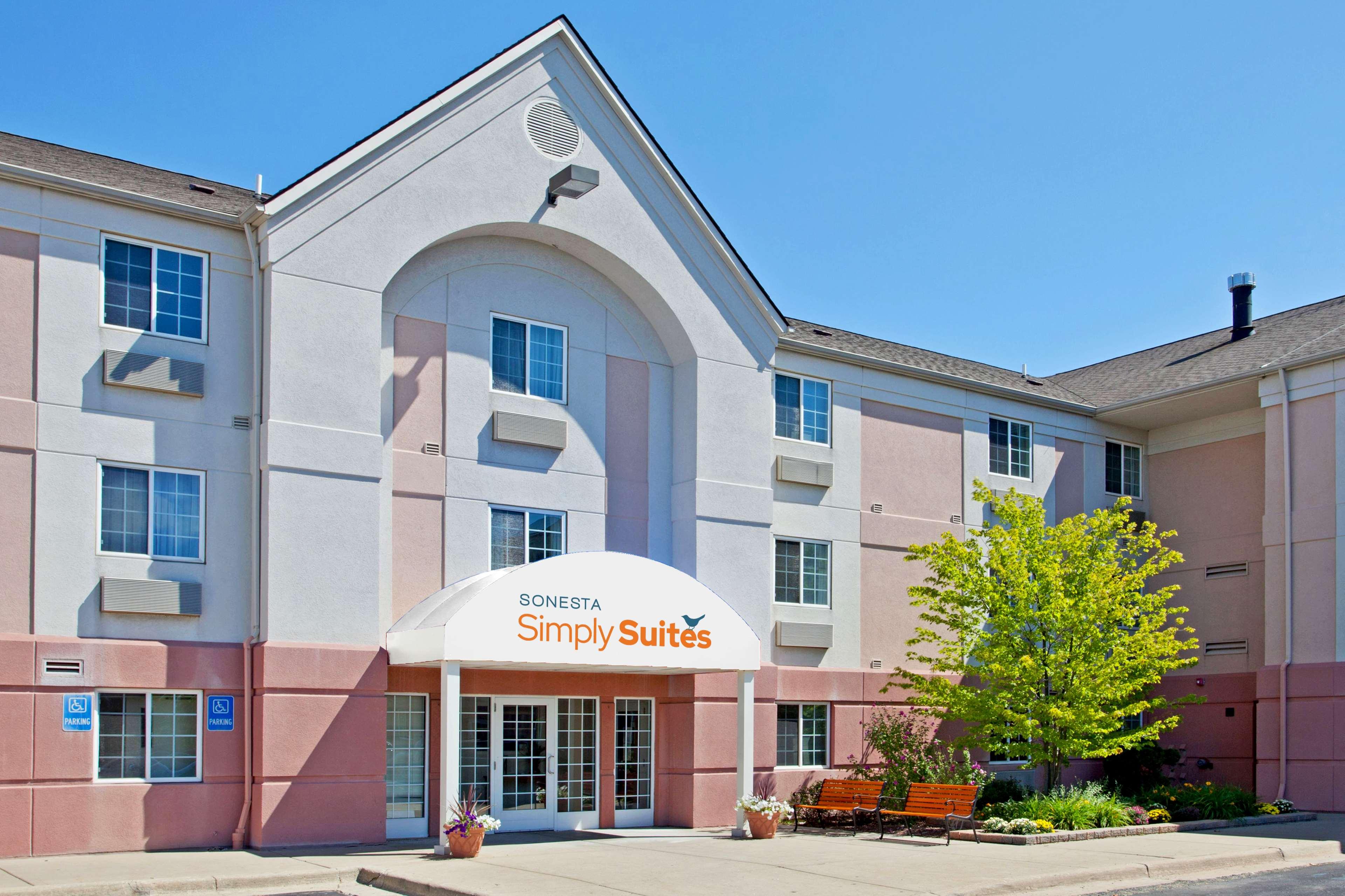 Vista Exterior Sonesta Simply Suites Detroit Ann Arbor