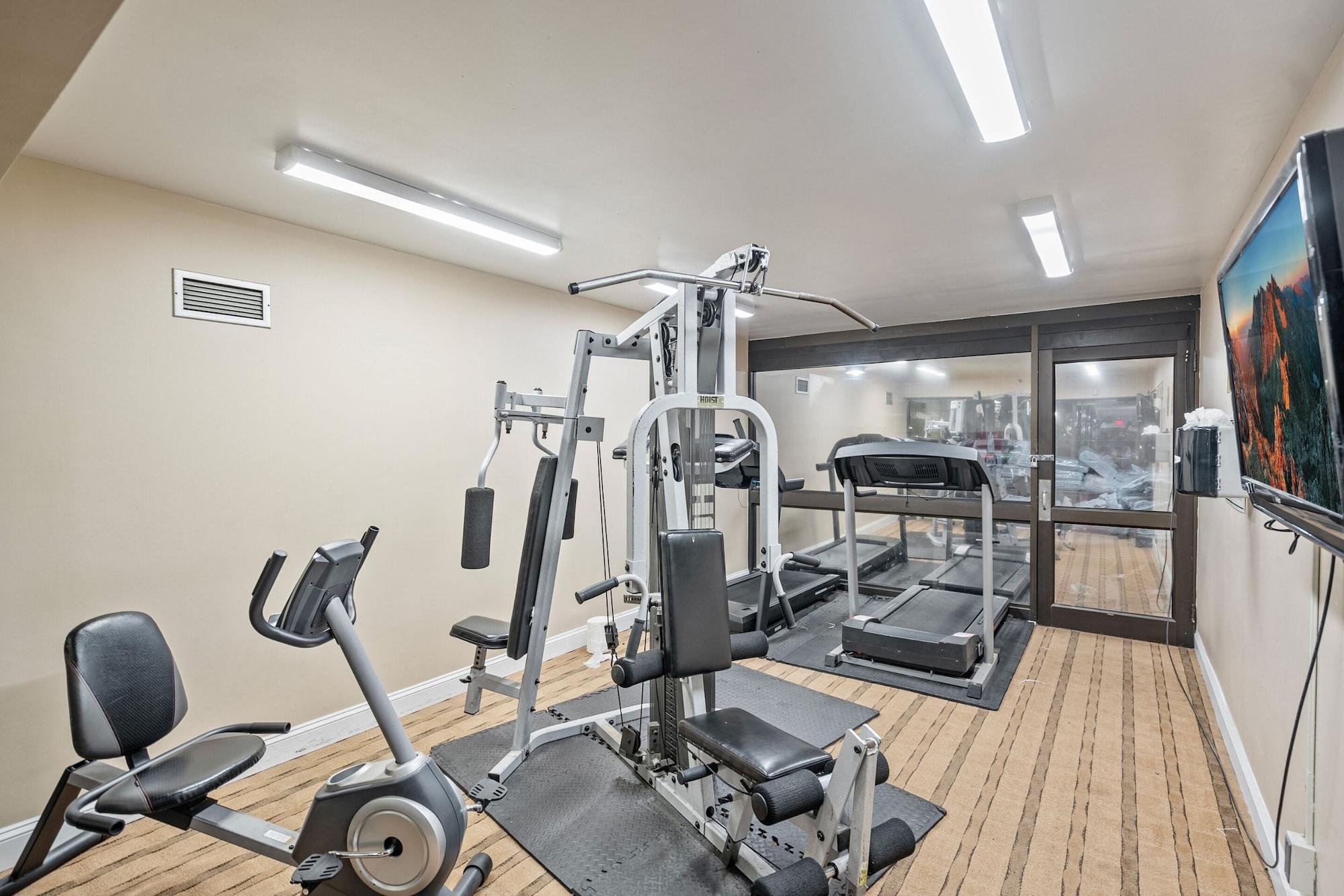 Gimnasio Coratel Plus Suites Wichita West Airport