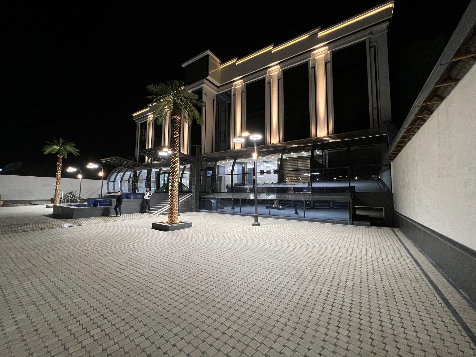 Vista Exterior Ada Hotel