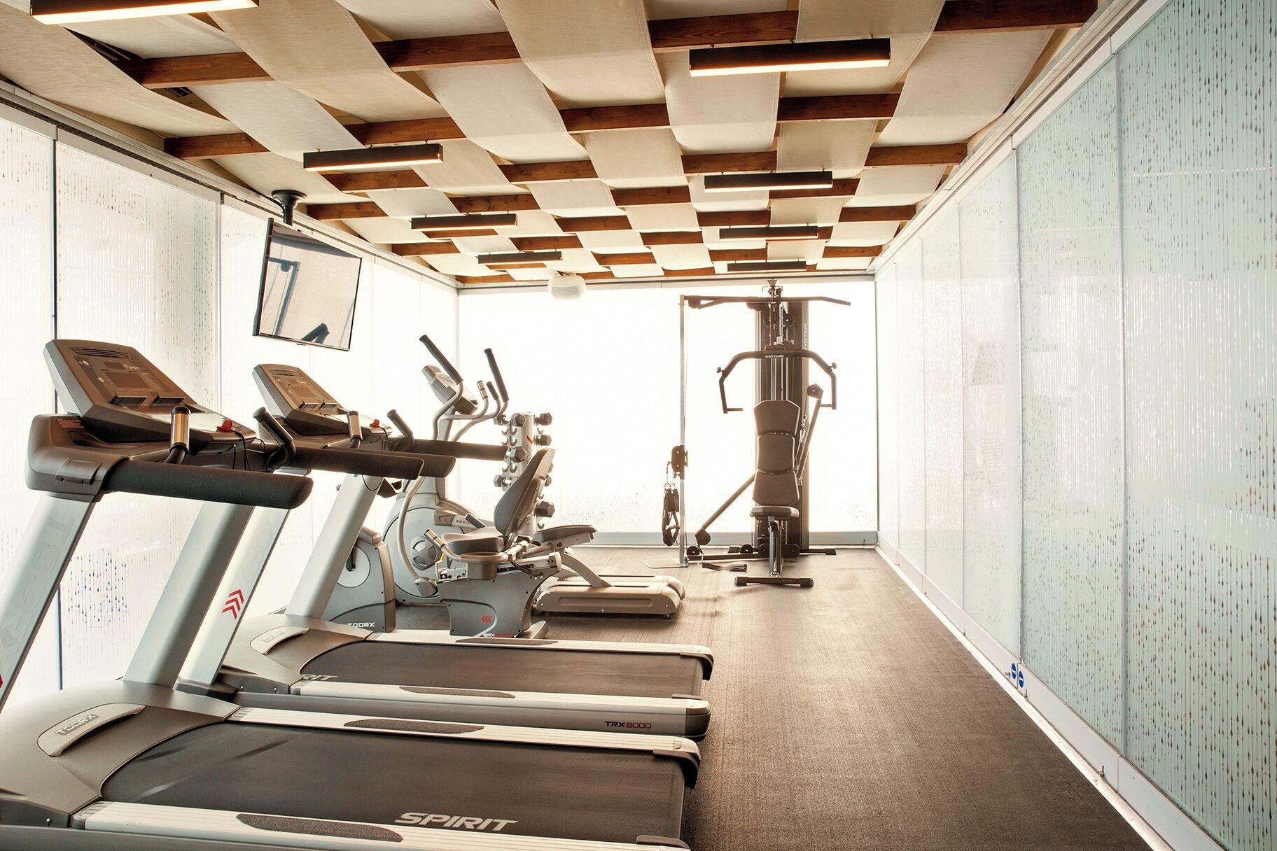 Gimnasio Zeus Essence Wyndham Athens Residence