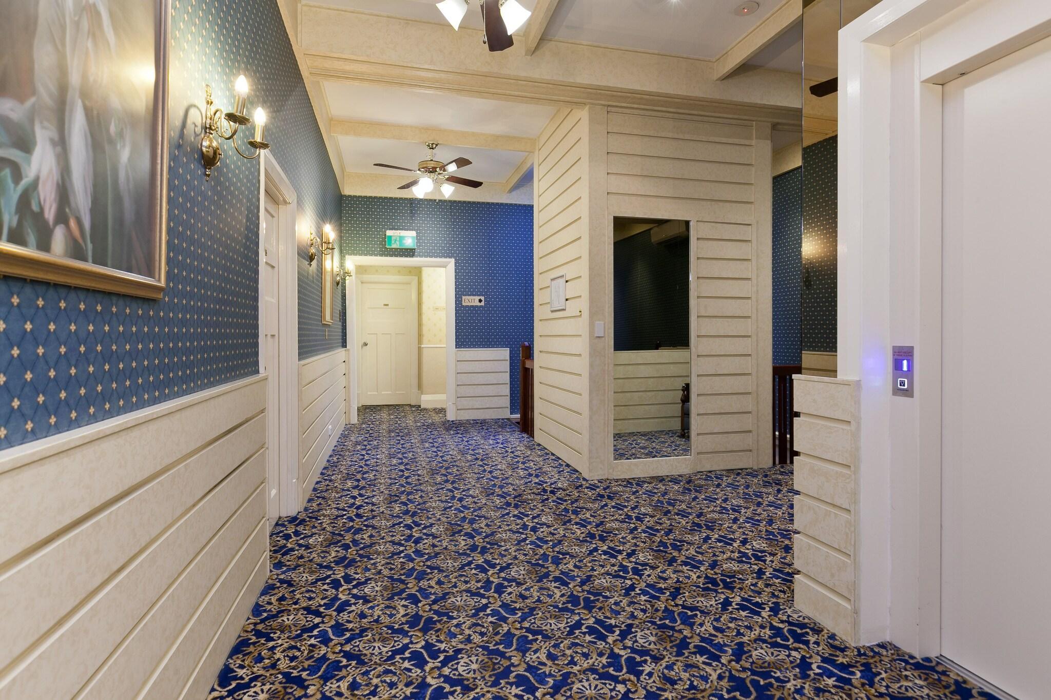 Vista Lobby European Hotel
