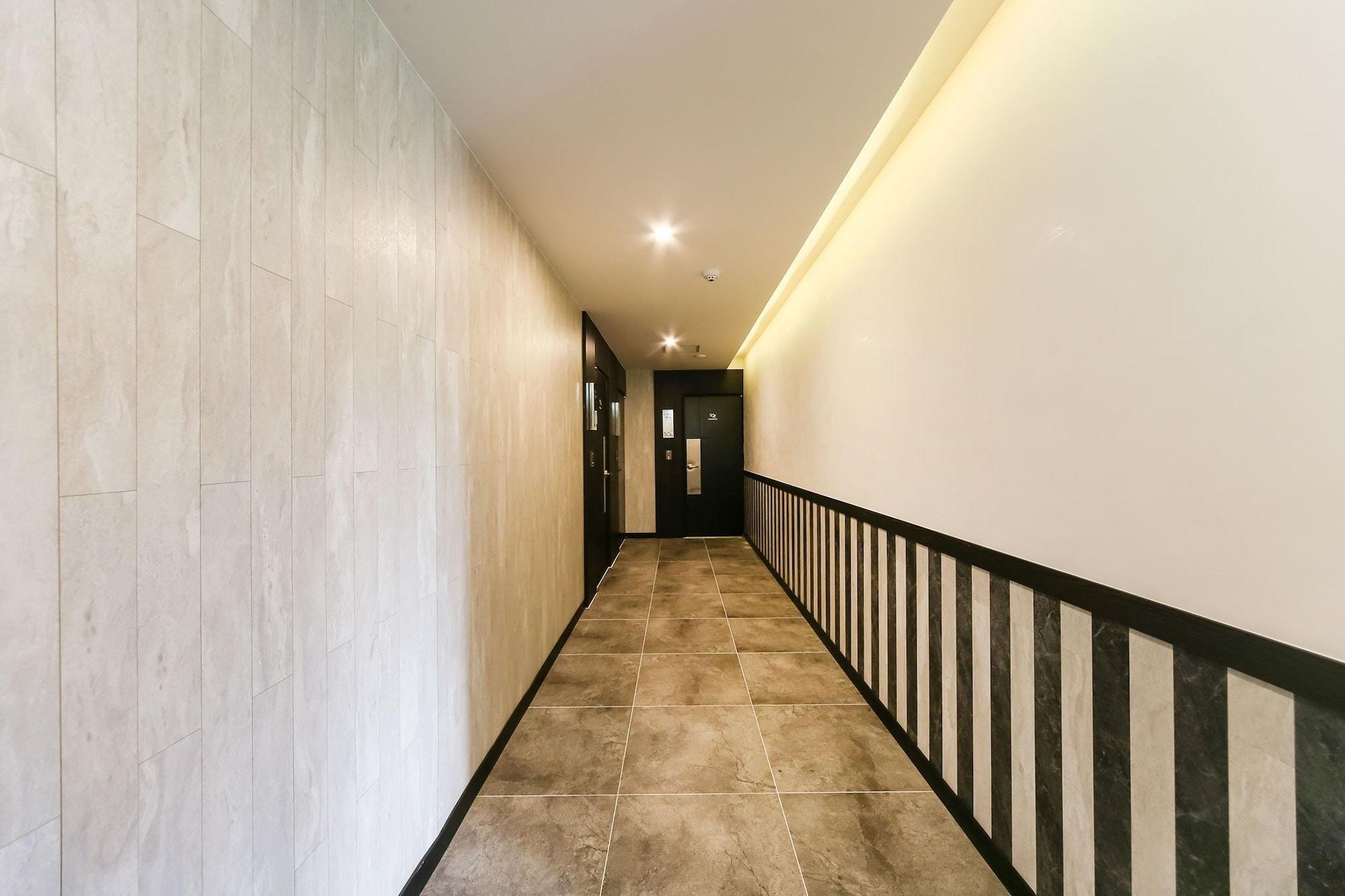 Varios Le Idea Hotel