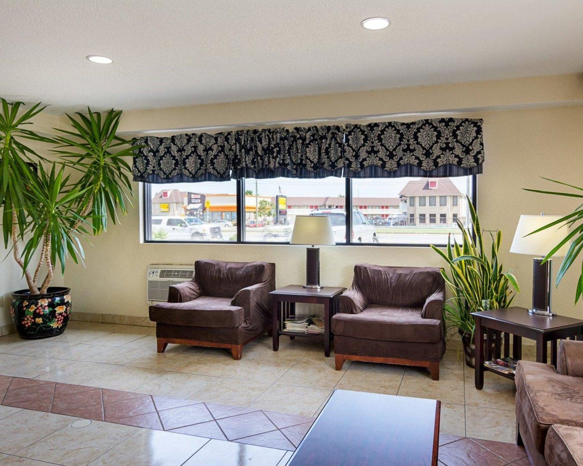 Vista Lobby Quality Inn