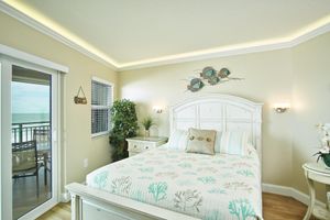 Alquiler Vacacional - Paradise Awaits on St Pete Beach*FULL Gulf Front 2 BR Condo*Panoramic Ocean View