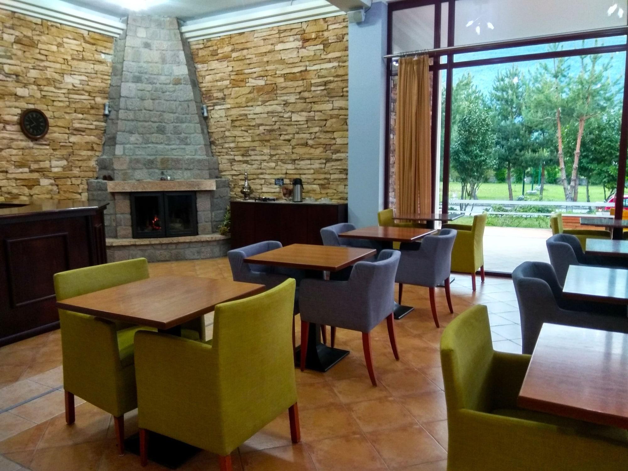 Bar/Salón Gaia Kaimaktsalan