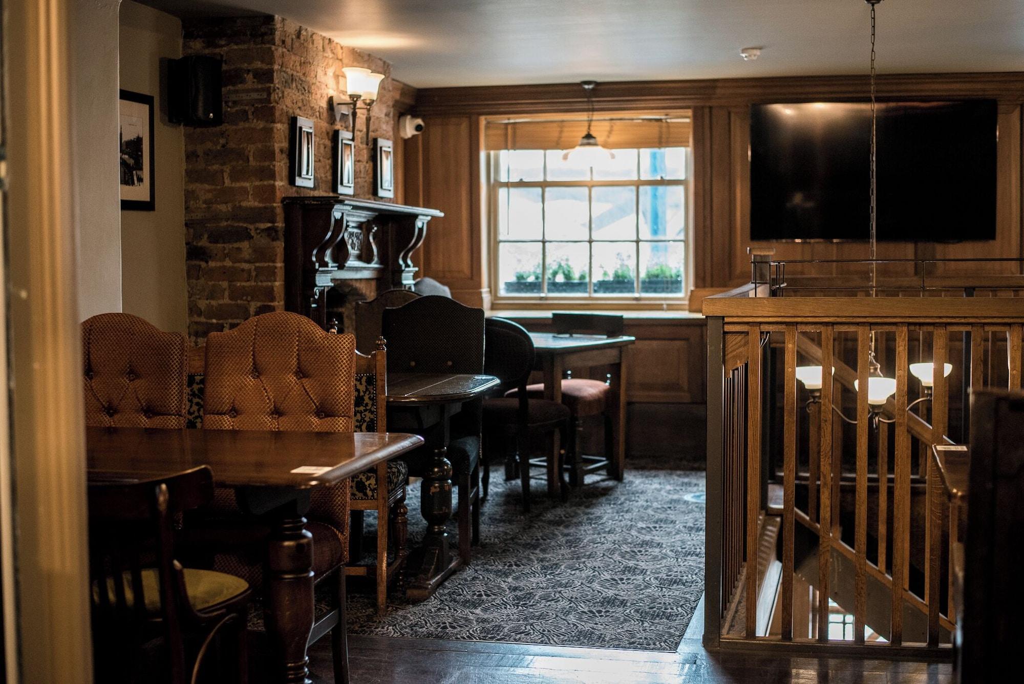 Bar/Salón Lower Turks Head