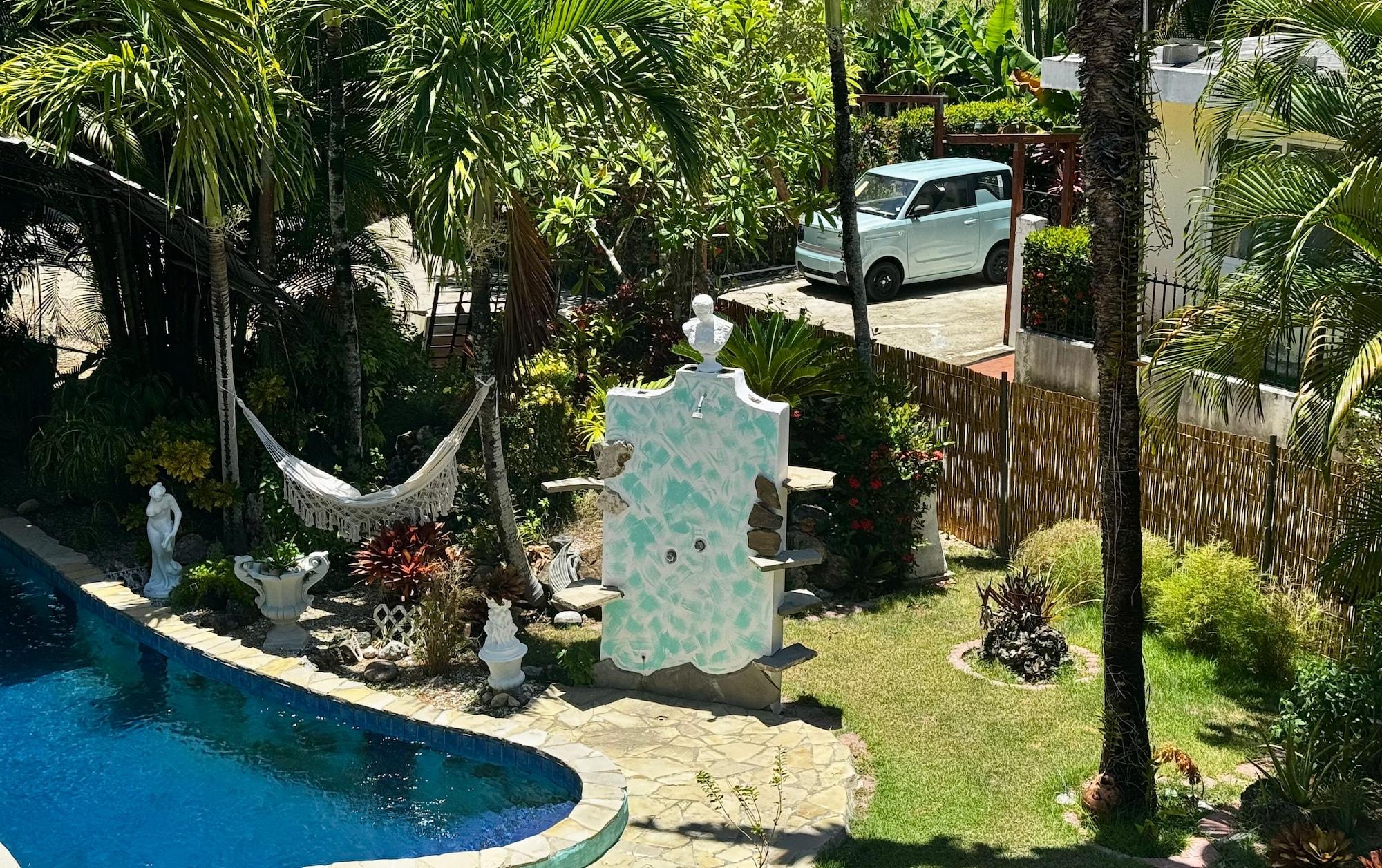 Vista Exterior CasaLoca Cabarete