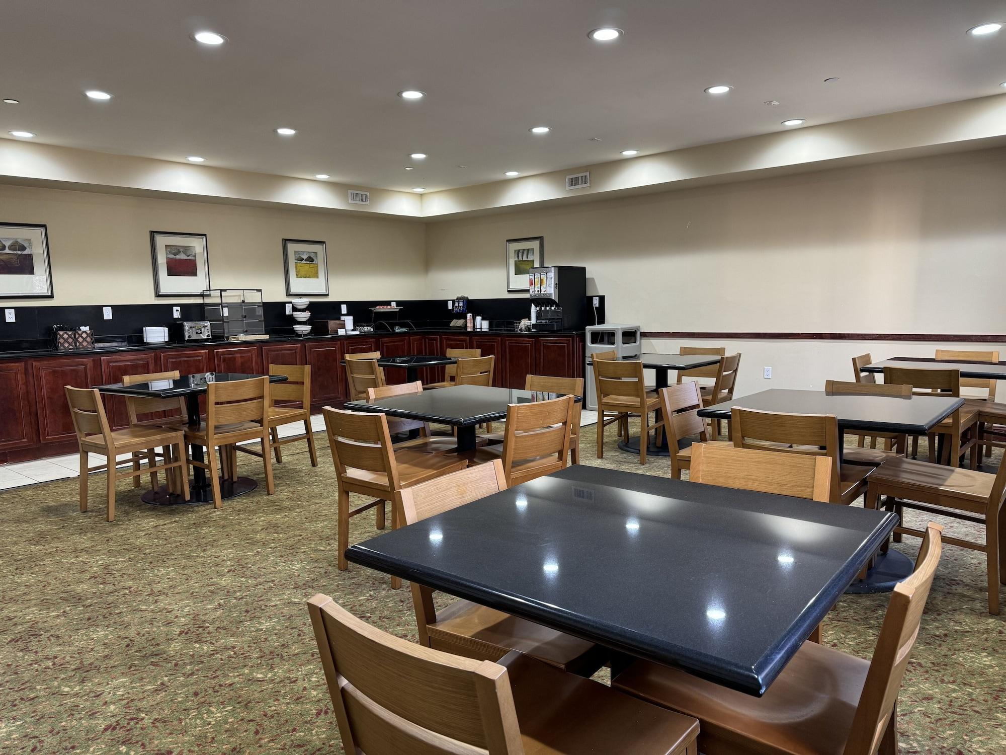 Restaurant Country Suites Absecon (Atlantic City, NJ)
