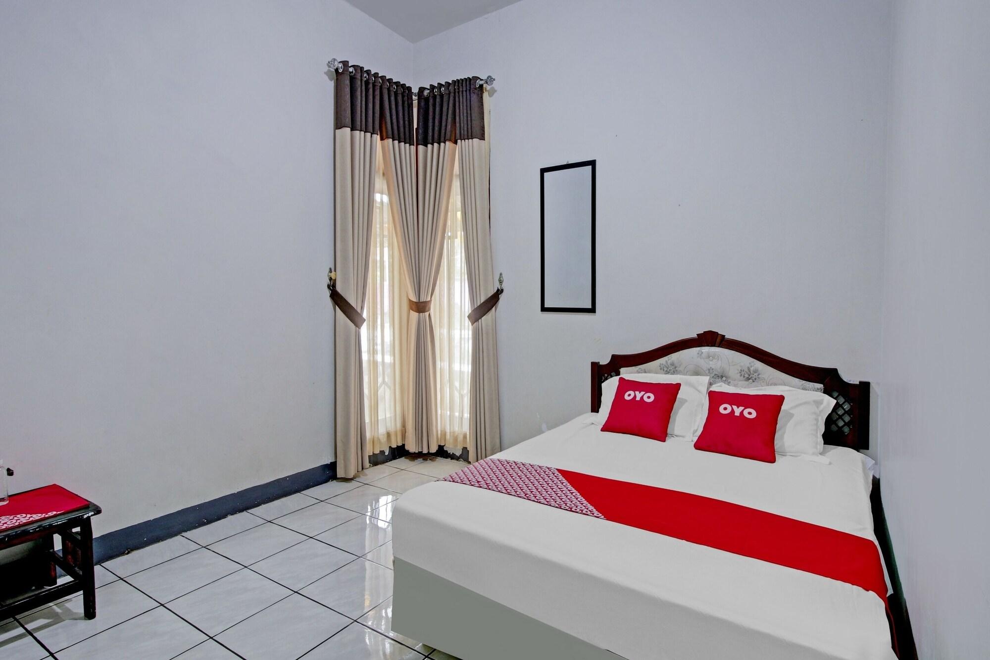 Varios OYO 90543 An-nur Guest House Syariah