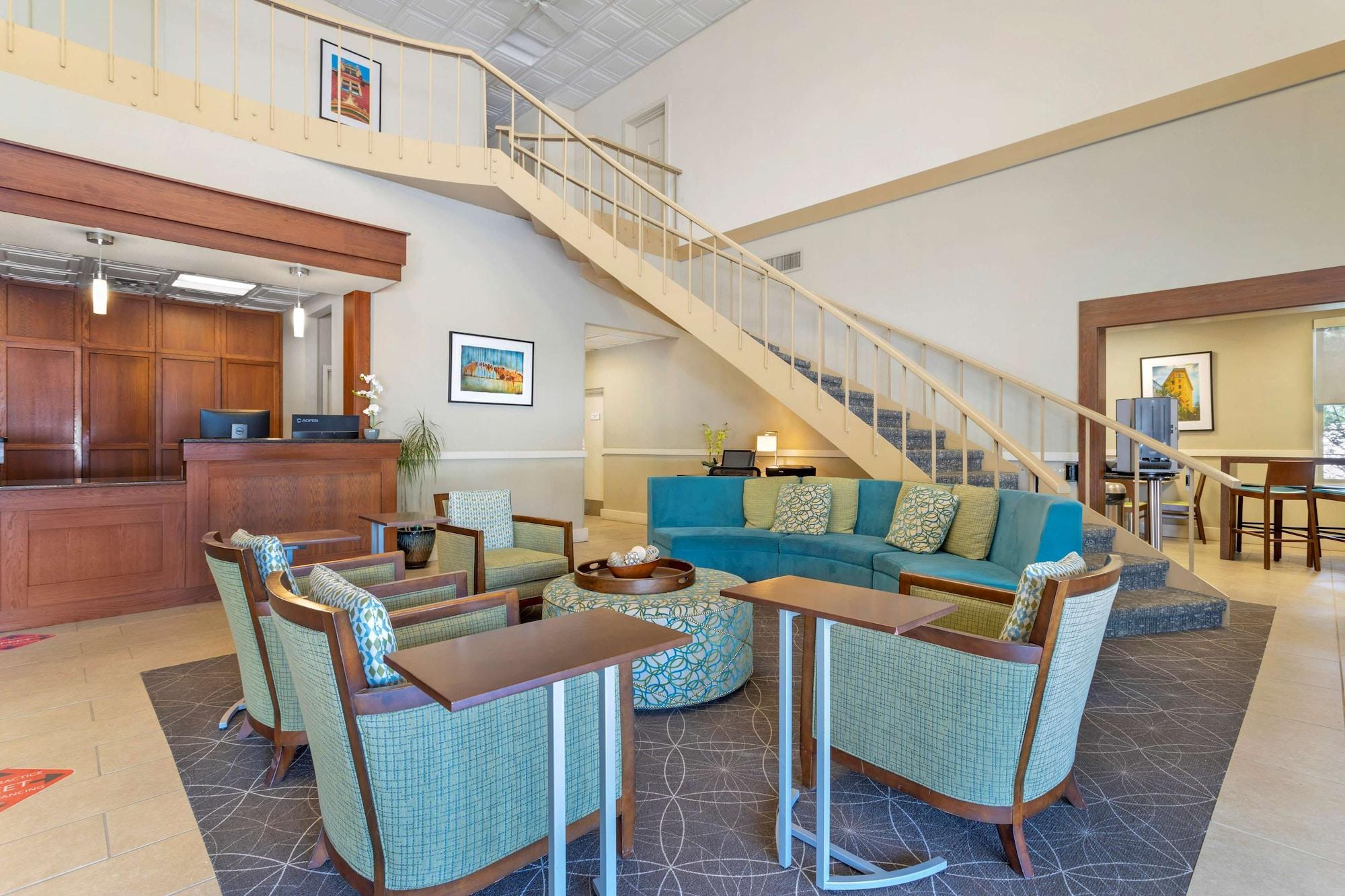Vista Lobby Best Western Hendersonville Inn