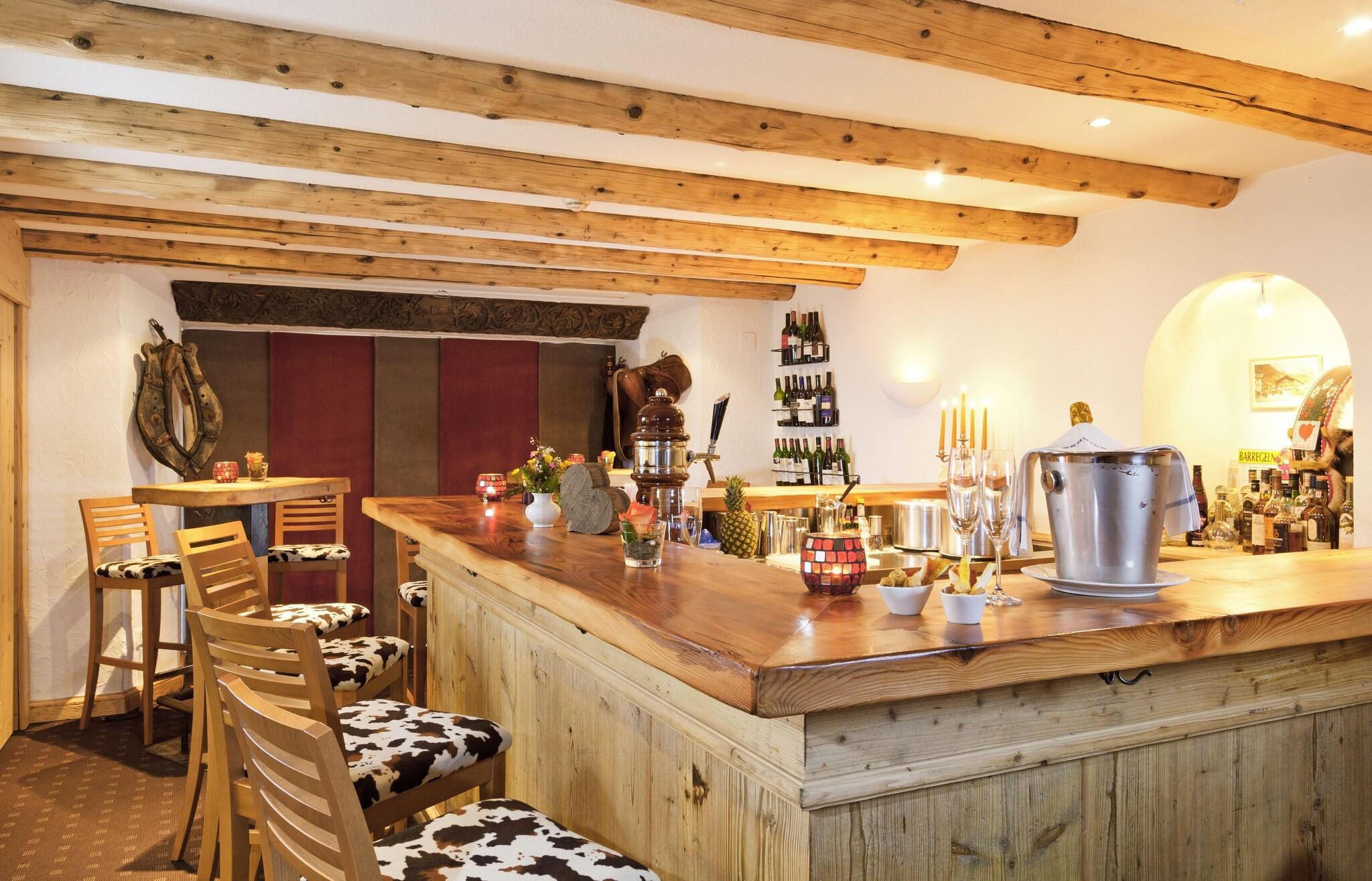 Bar/Salón Schweizerhaus Swiss Quality Hotel