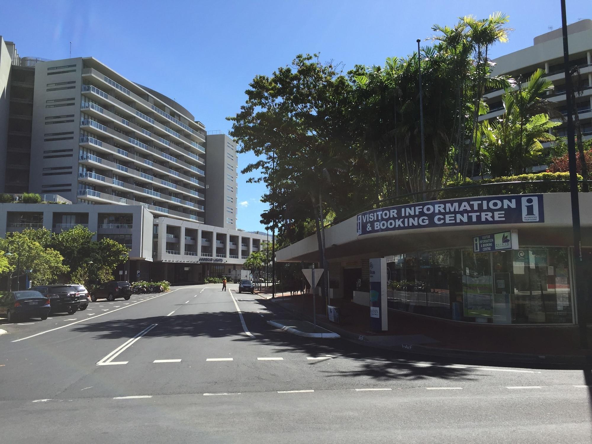 Vista Exterior Cairns Private Apartments