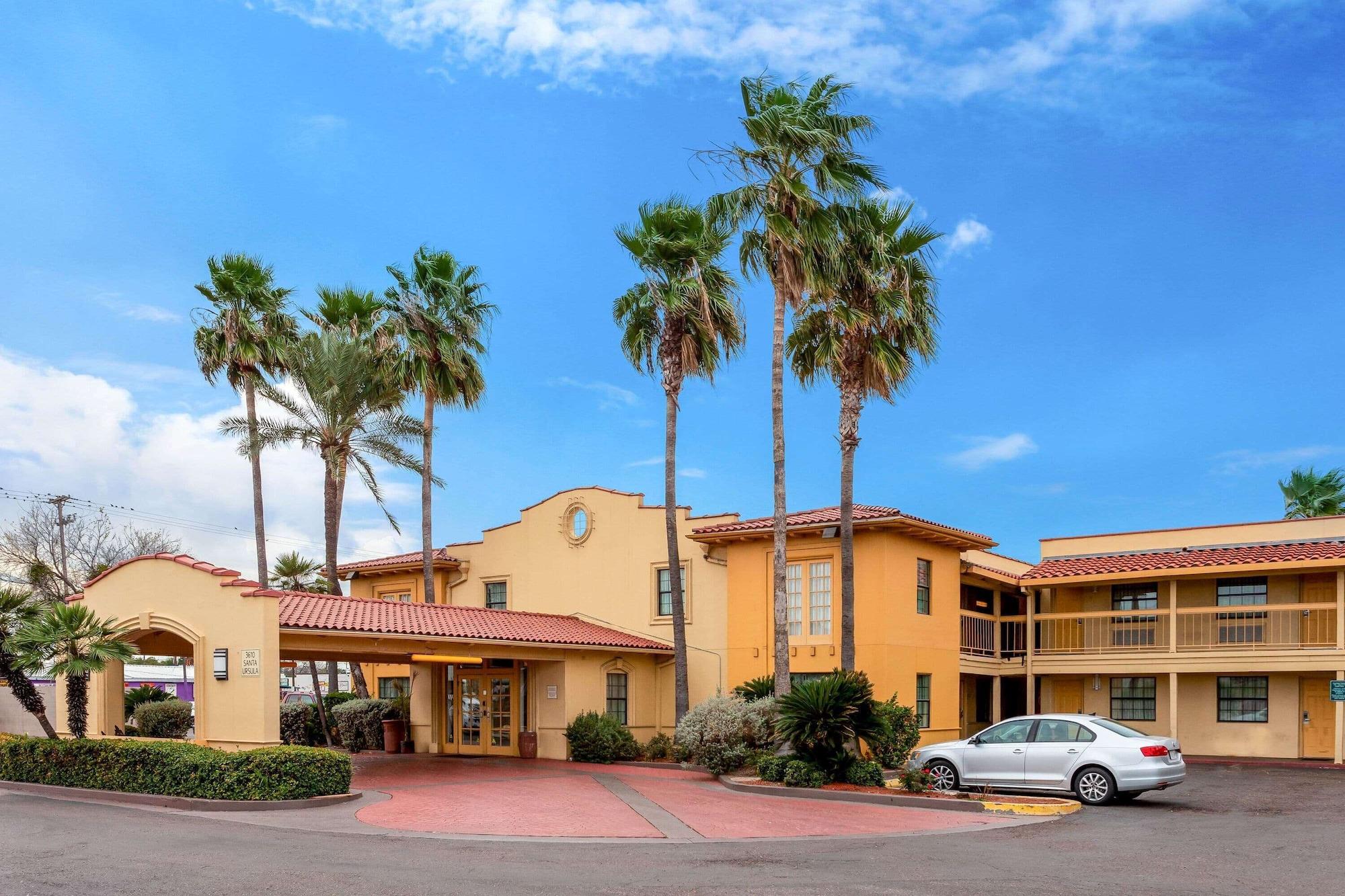 Vista Exterior La Quinta Inn by Wyndham Laredo I-35