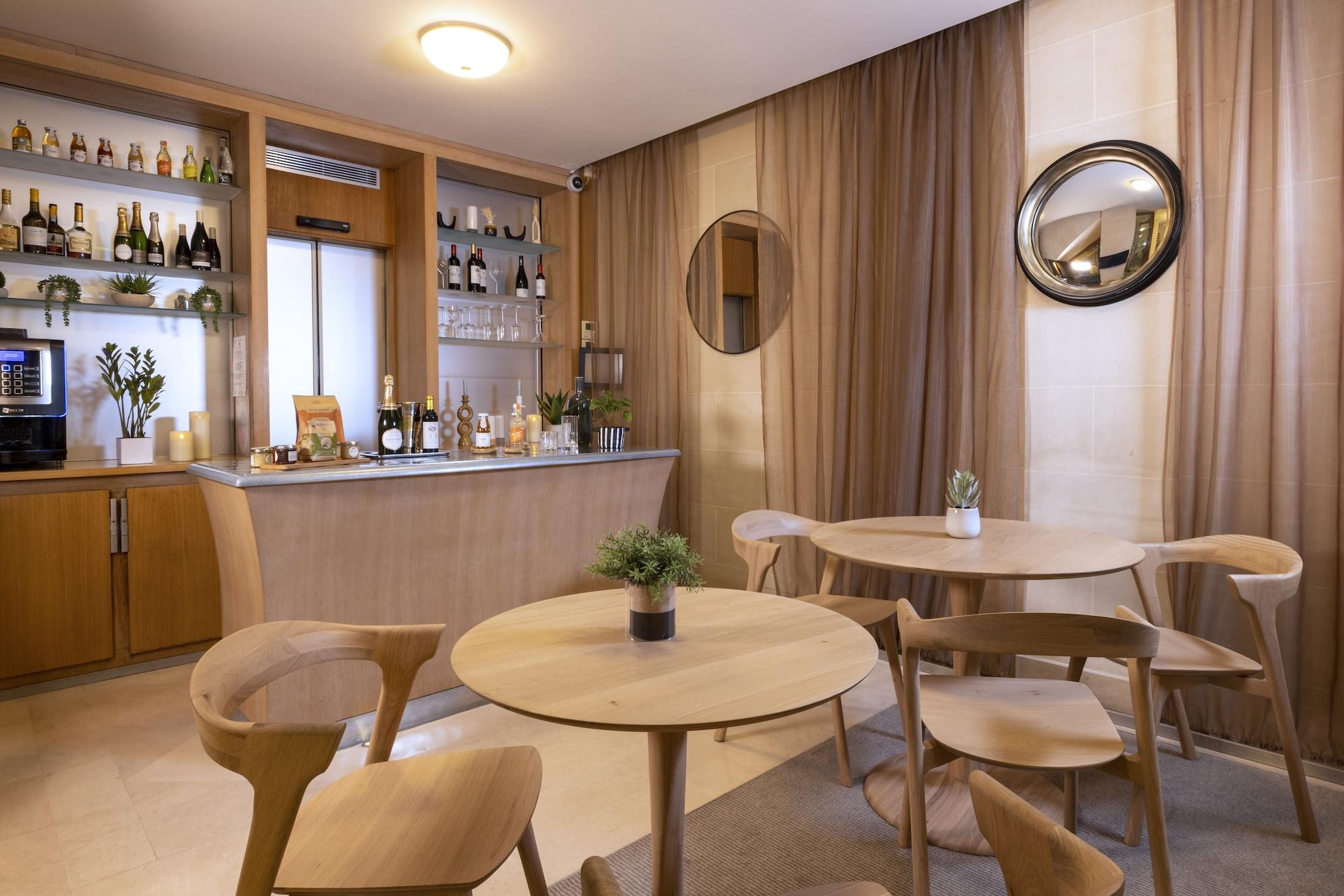 Bar/Salón Hôtel de Banville