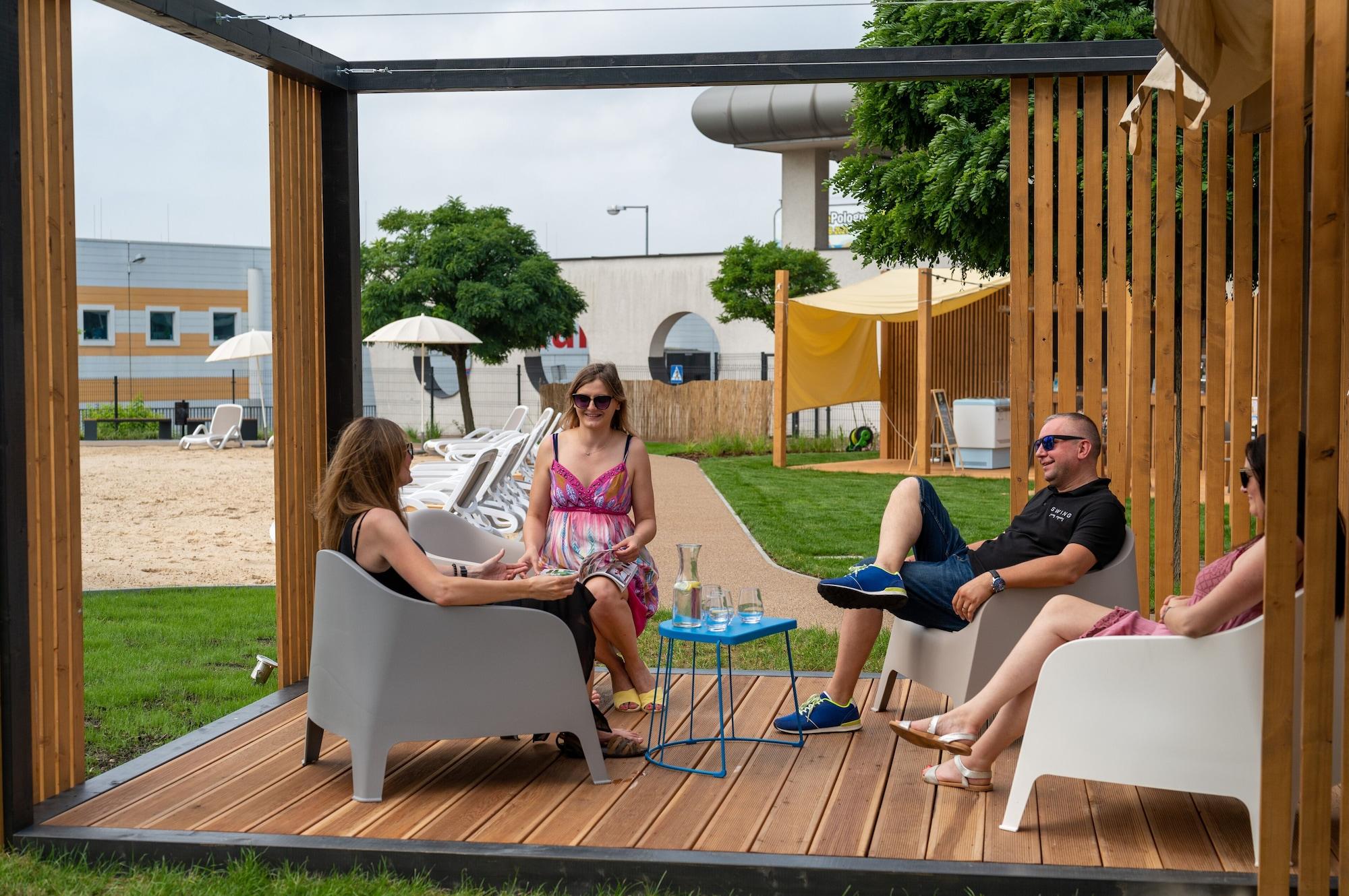 Vista Exterior Hotel Swing