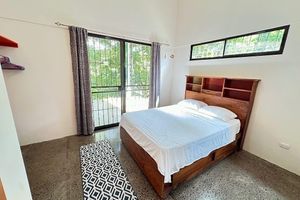 Alquiler Vacacional - Jungle getaway, visit our fascinating home in the rain forest and by the river!