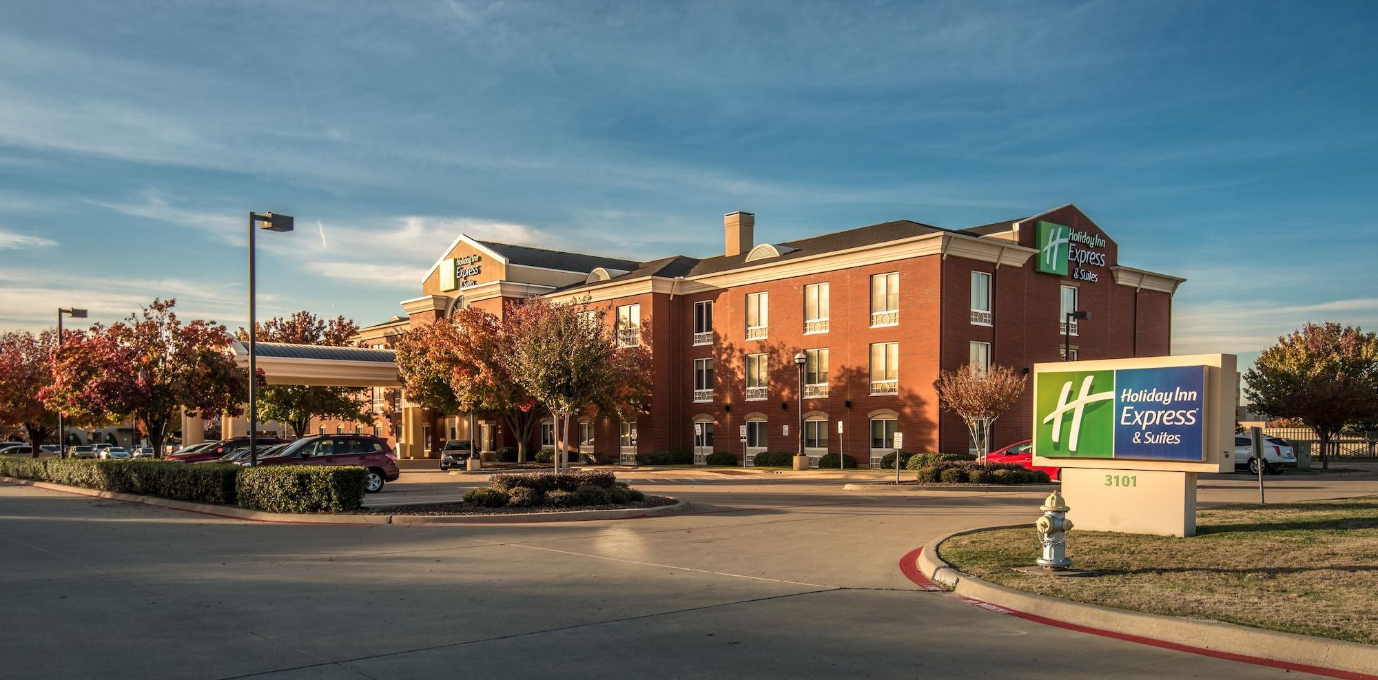 Vista Exterior Holiday Inn Express & Suites Plano West - Frisco by IHG