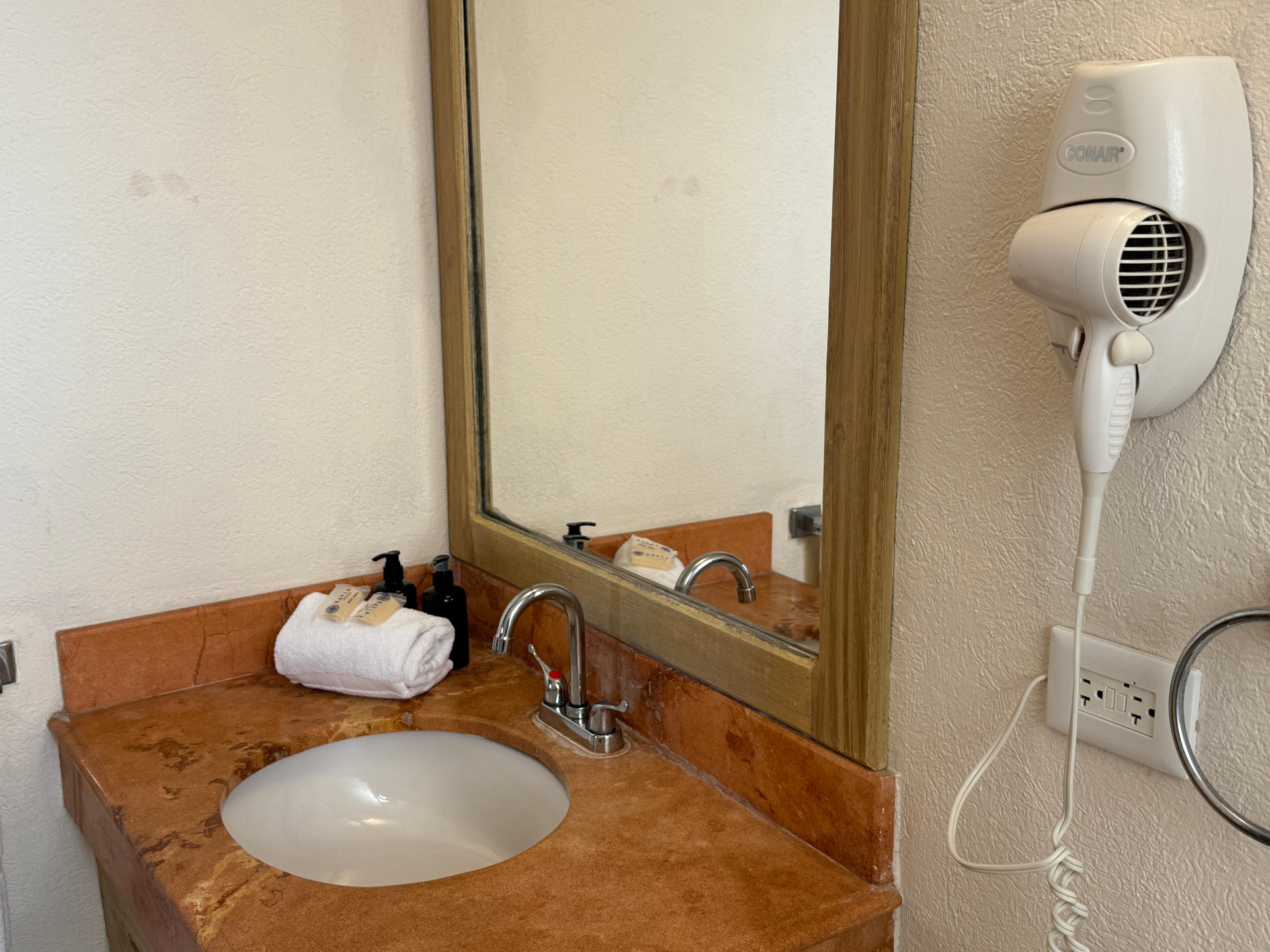 Baño Luciana Hotel & Beach Club