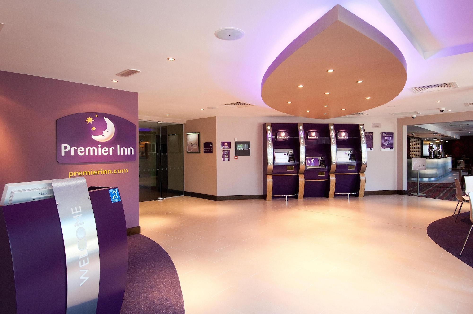 Vista Lobby Premier Inn London Gatwick Manor Royal