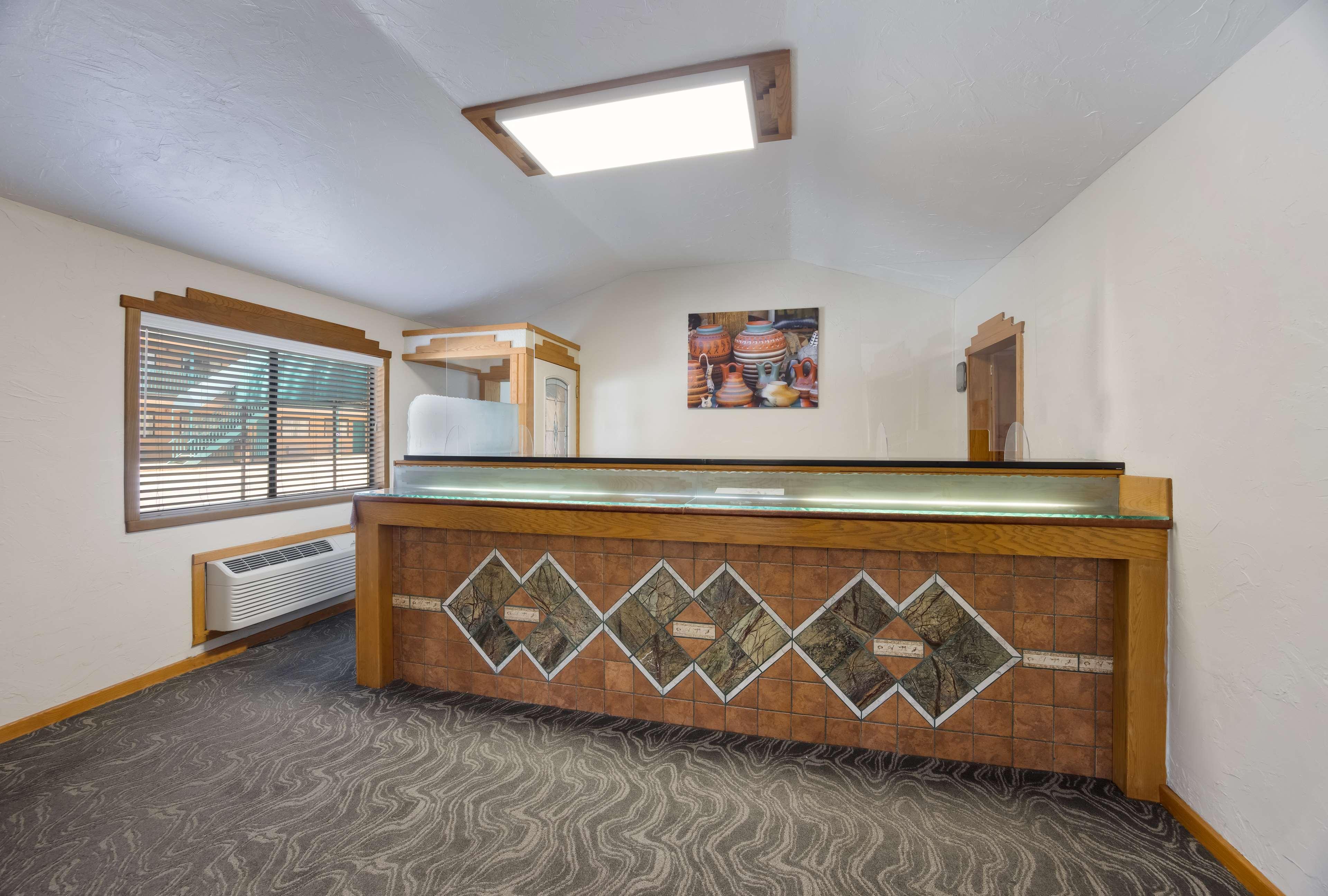 Vista Lobby Best Western Kokopelli Lodge