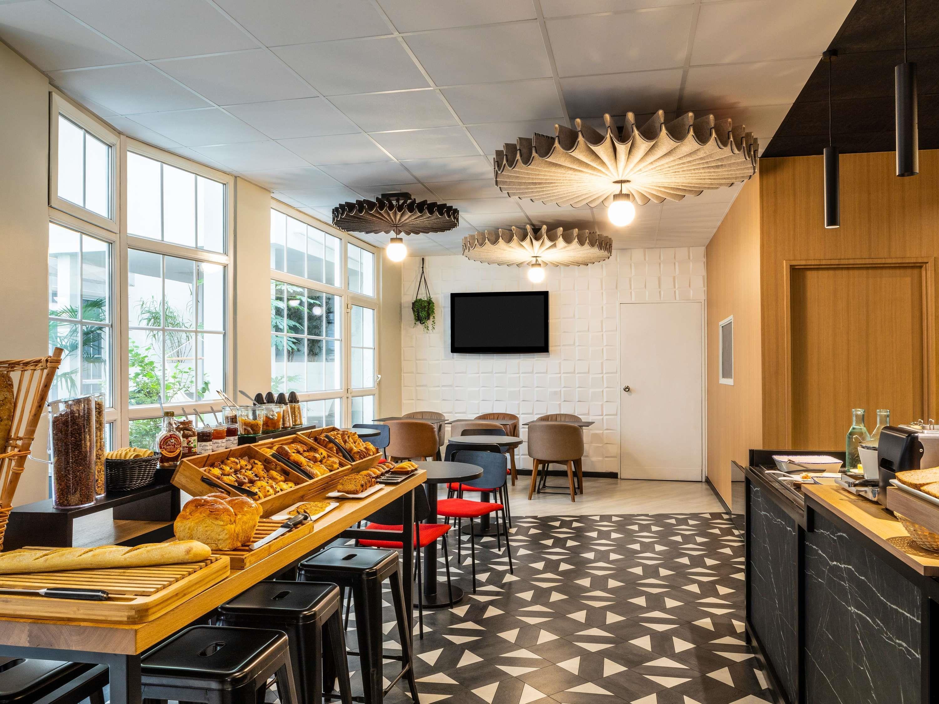 Restaurant ibis Paris Ornano Montmartre Nord 18ème