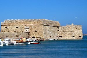 Arriendo temporal - Prime 3BR/2BA Apt Heart of Heraklion-Fiber WIFI–Steps to Lions Sq Walk to Port 1
