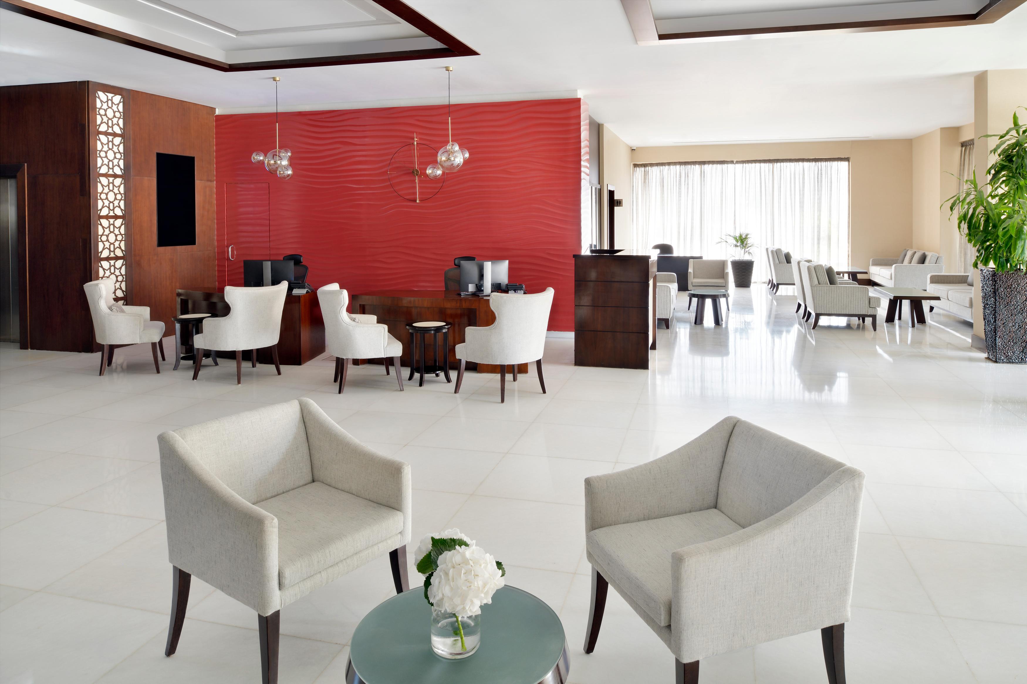 Vista Lobby Movenpick Hotel Apartments Al Mamzar Dubai