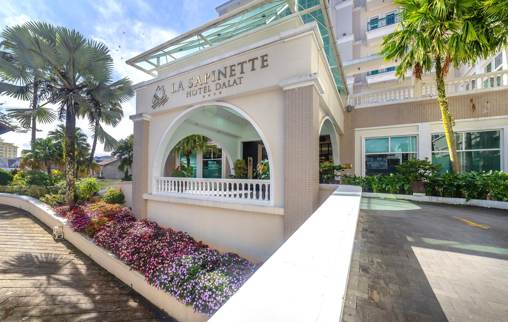 Vista Exterior La Sapinette Hotel Dalat