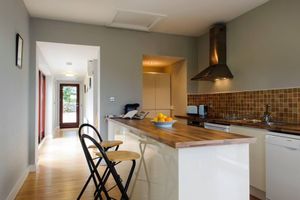 Alquiler Vacacional - Leap Year Cottage by Lake Beaghcauneen in Clifden