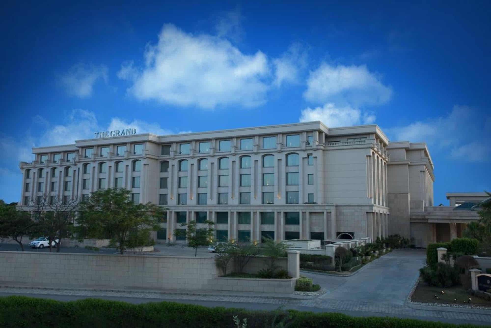 Vista Exterior The Grand New Delhi