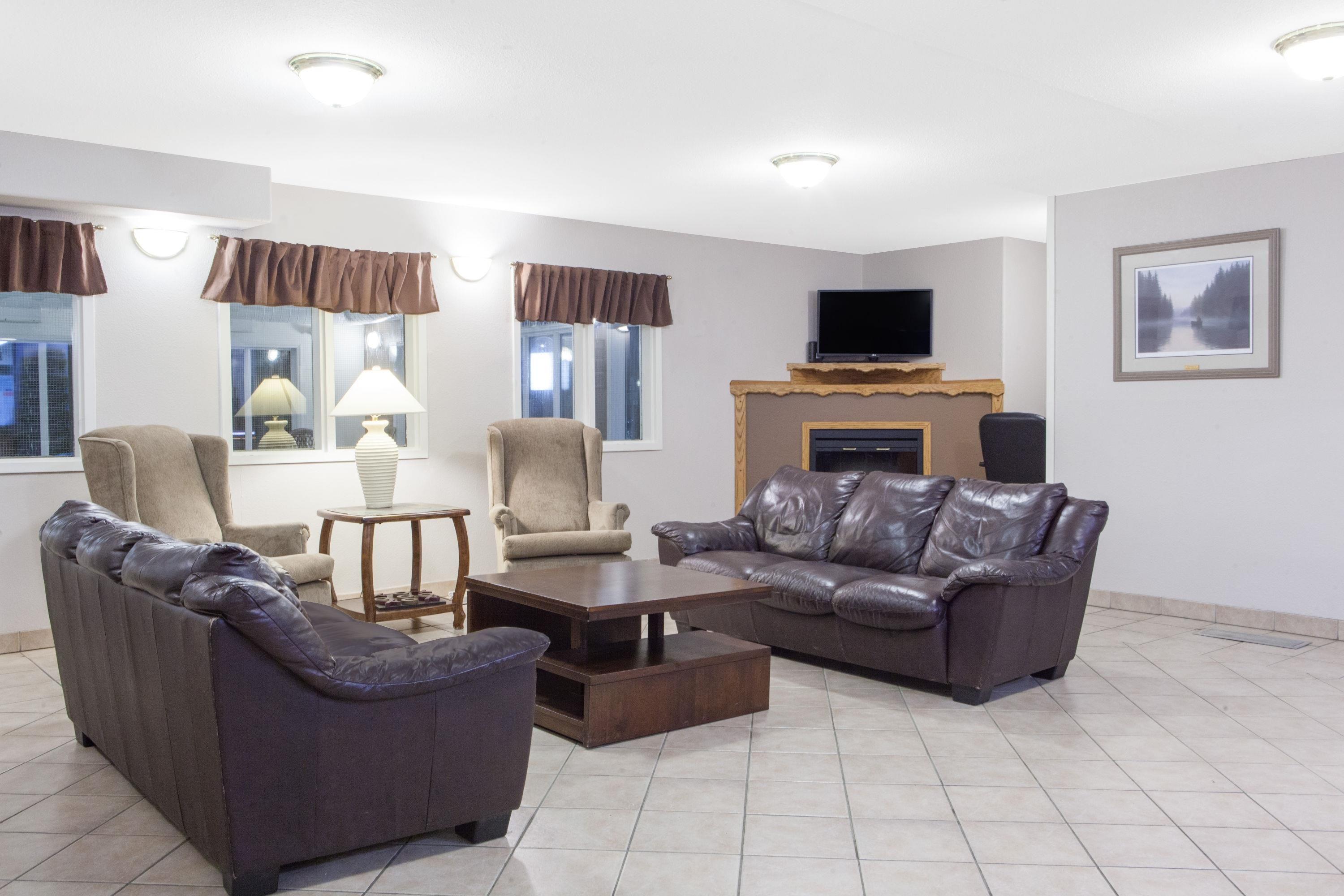 Vista Lobby Super 8 by Wyndham Fort Frances