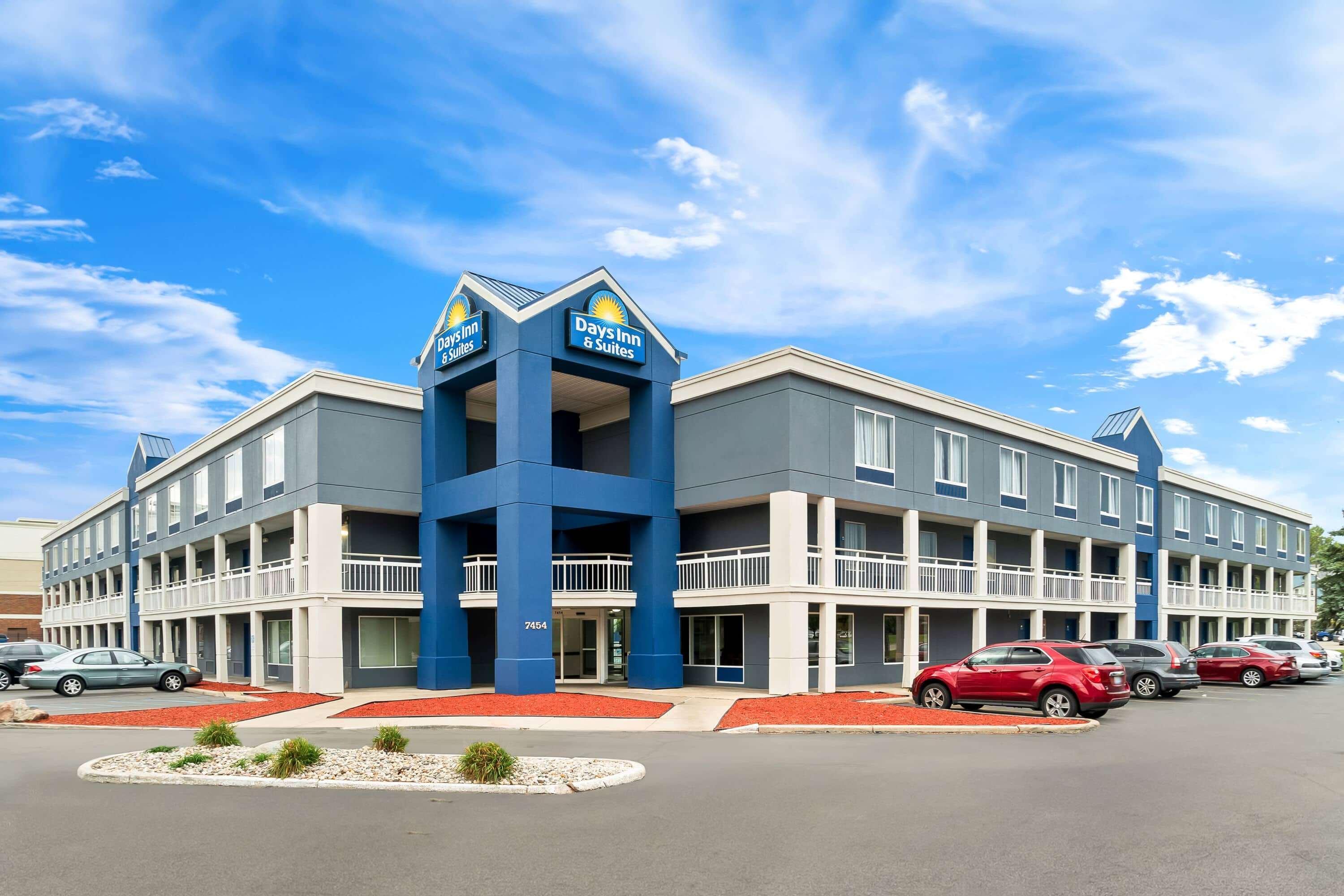 Vista Exterior Days Inn & Suites by Wyndham Warren