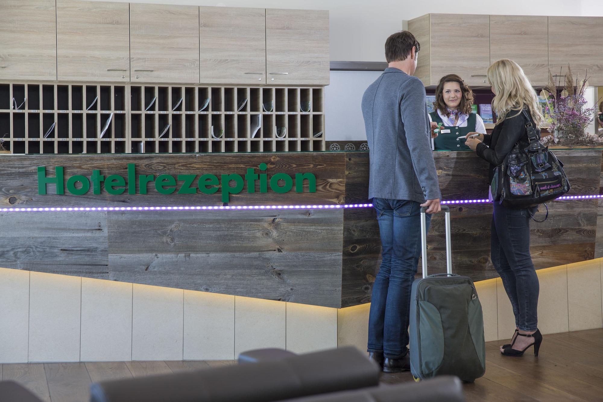 Vista Lobby Narzissen Vital Resort Bad Aussee