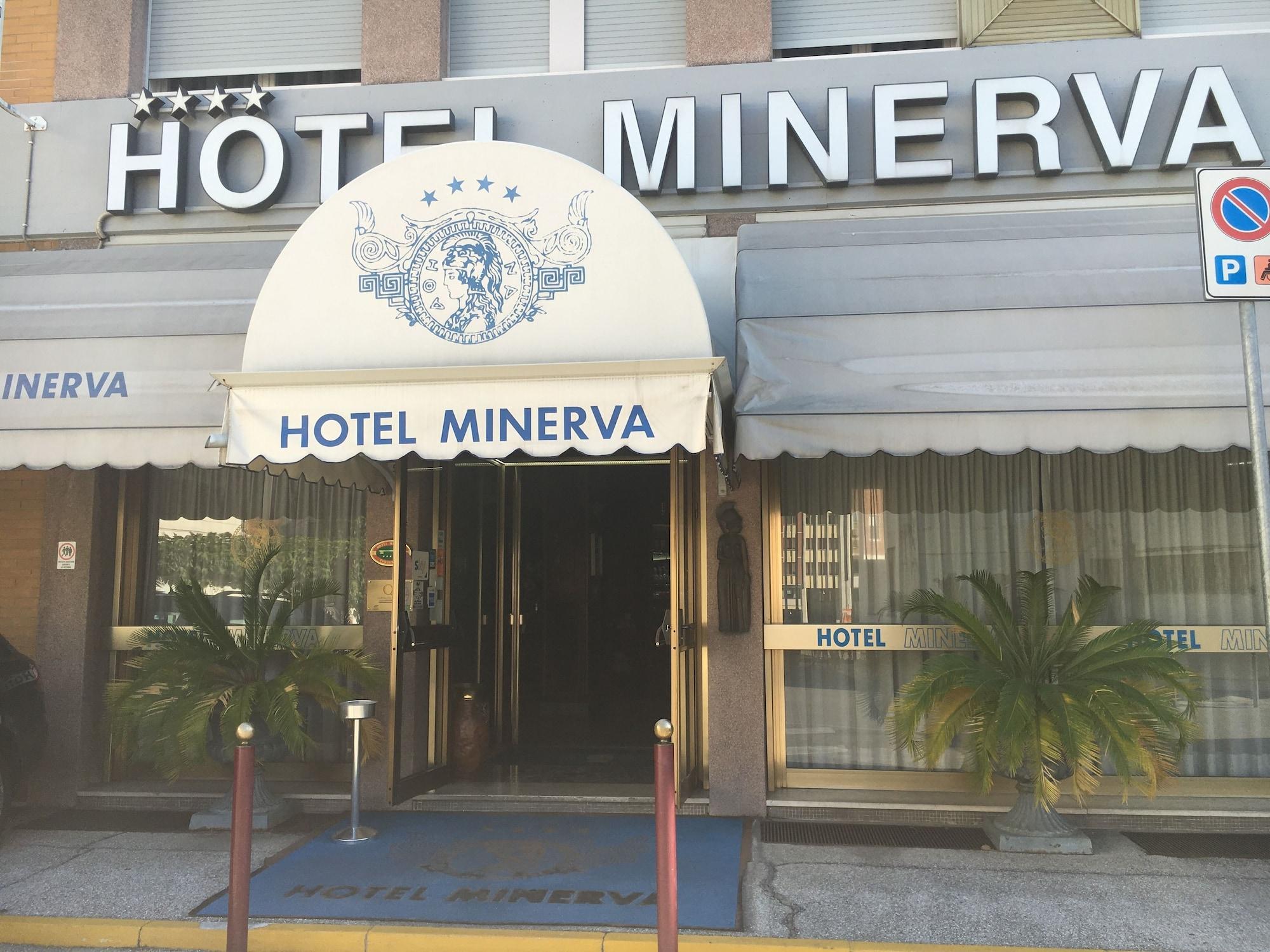 Vista Exterior Hotel Minerva