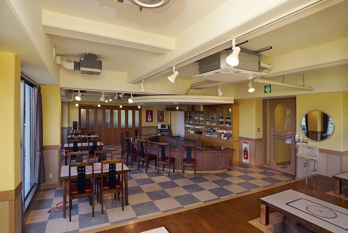Restaurant Tobi Hostel and Apartments