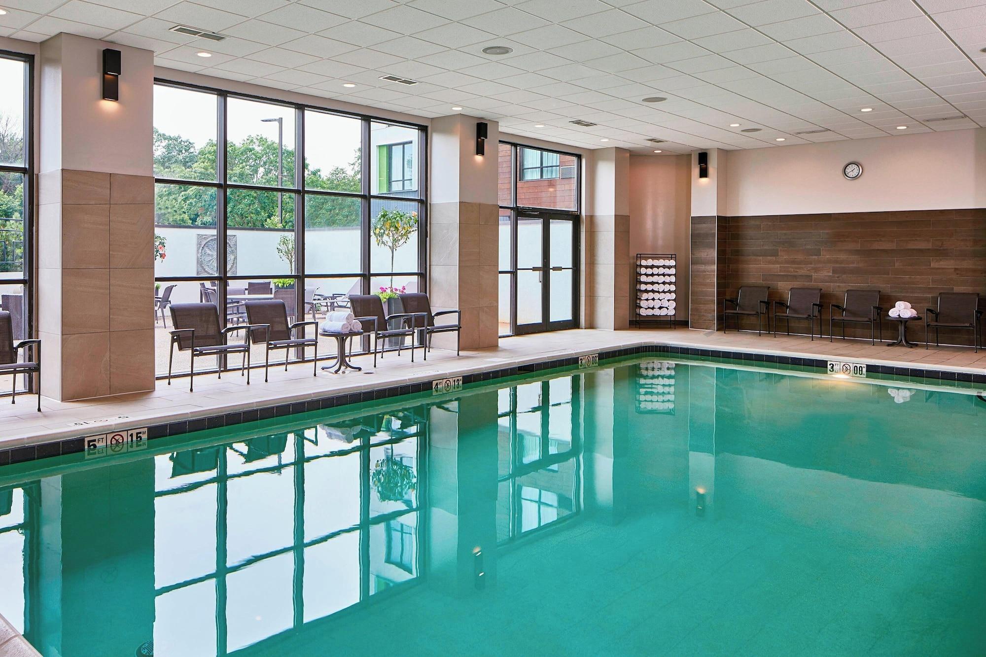 Vista Piscina Minneapolis Marriott West